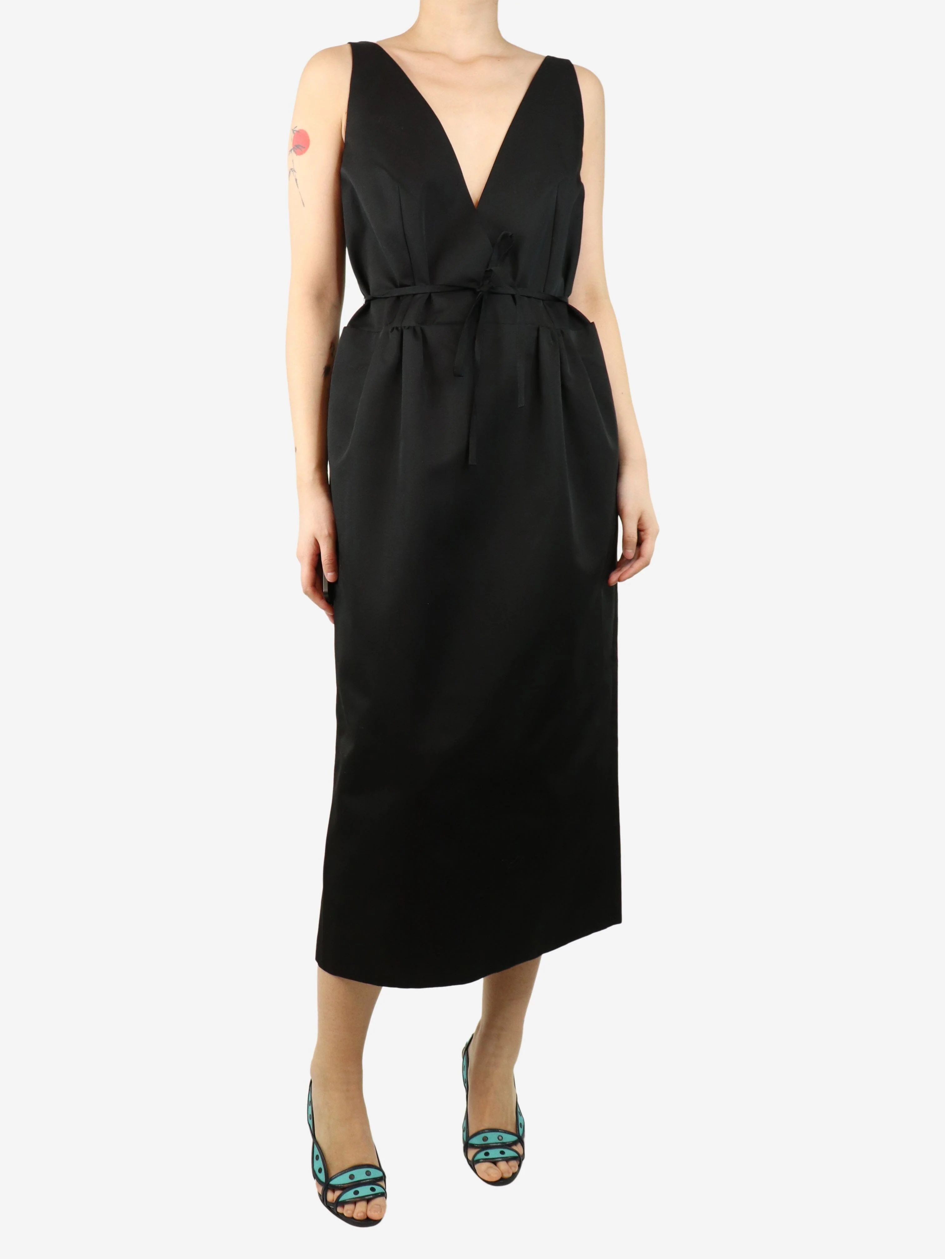 Black deep v-neck midi dress - size UK 10 - Image 3