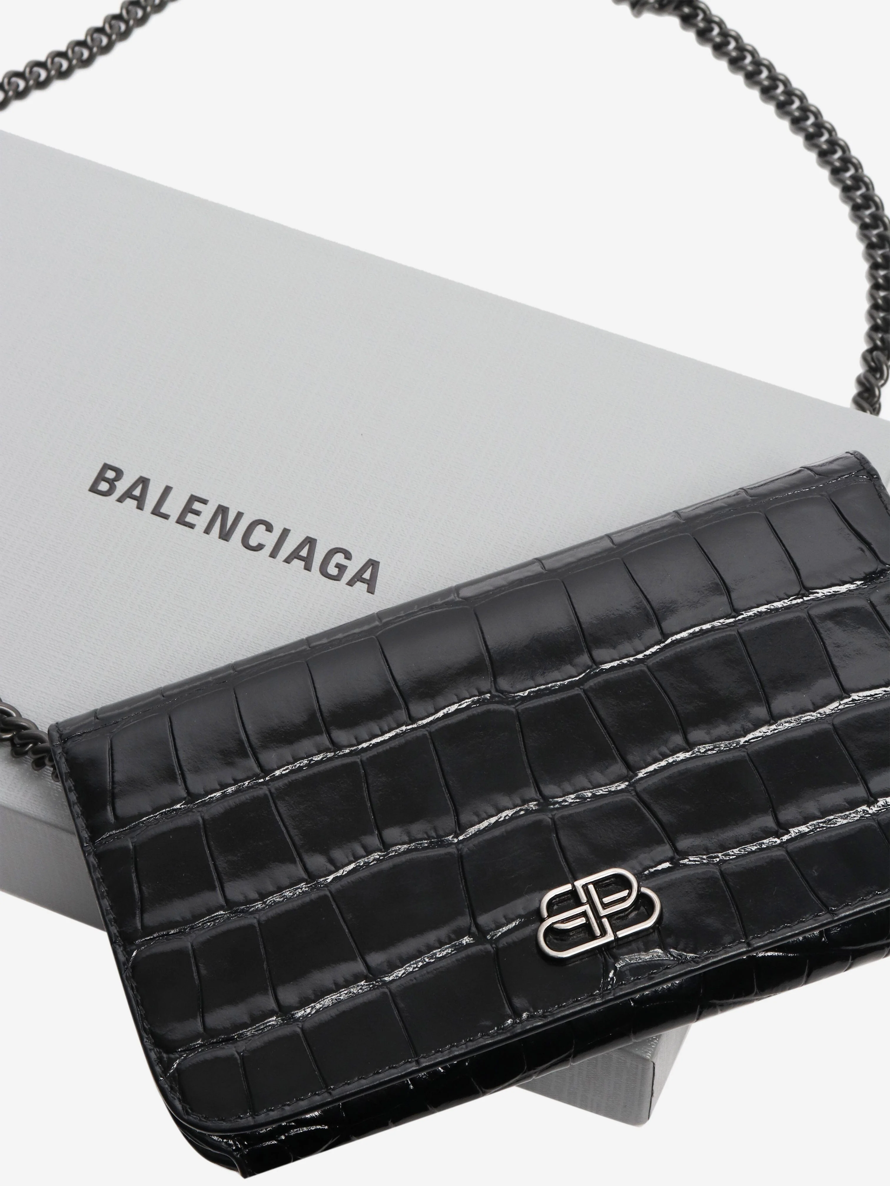 Black wallet on chain bag - Image 8