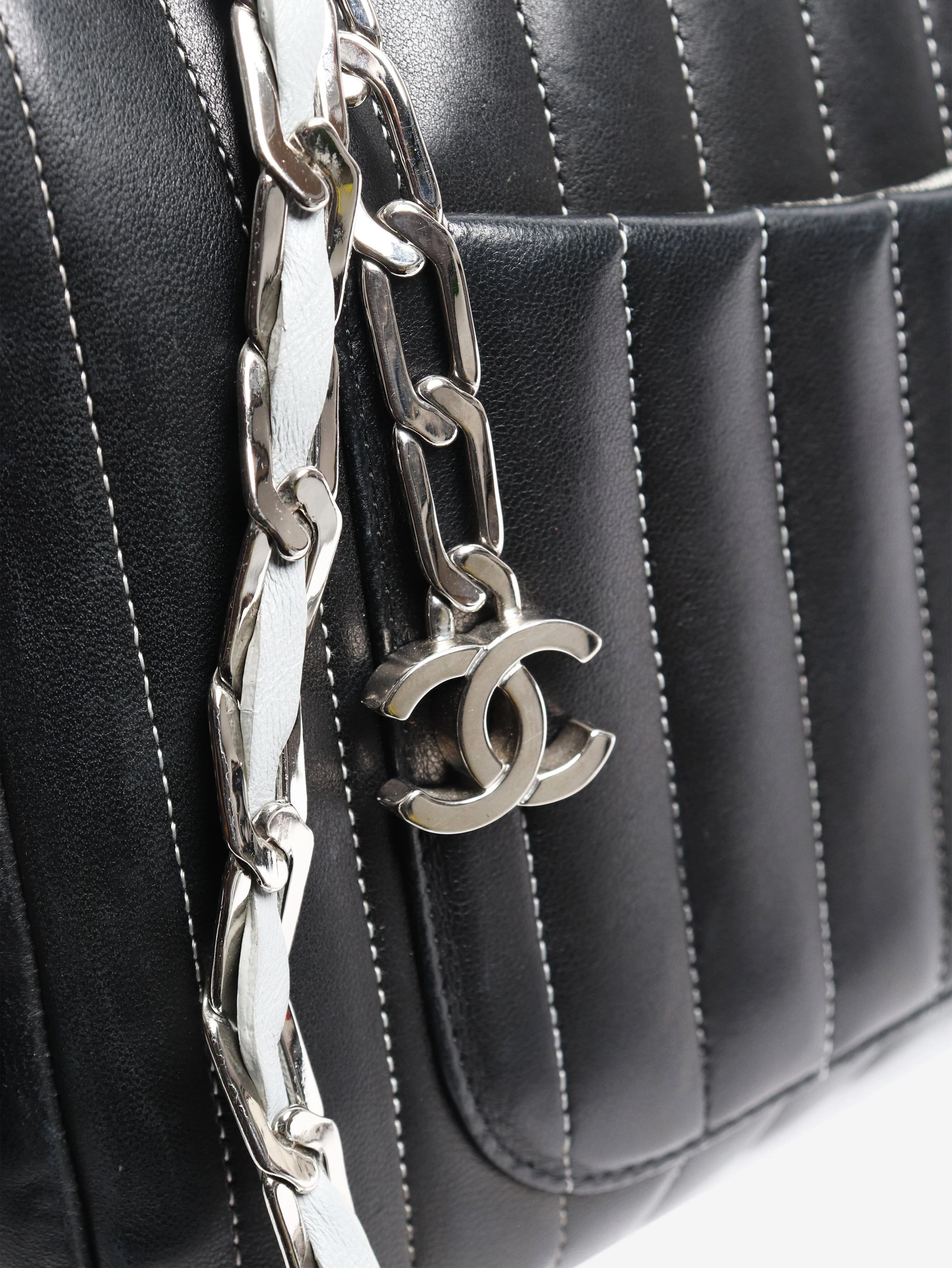 Black 2005 Mademoiselle Ligne vertical quilted camera bag - Image 5