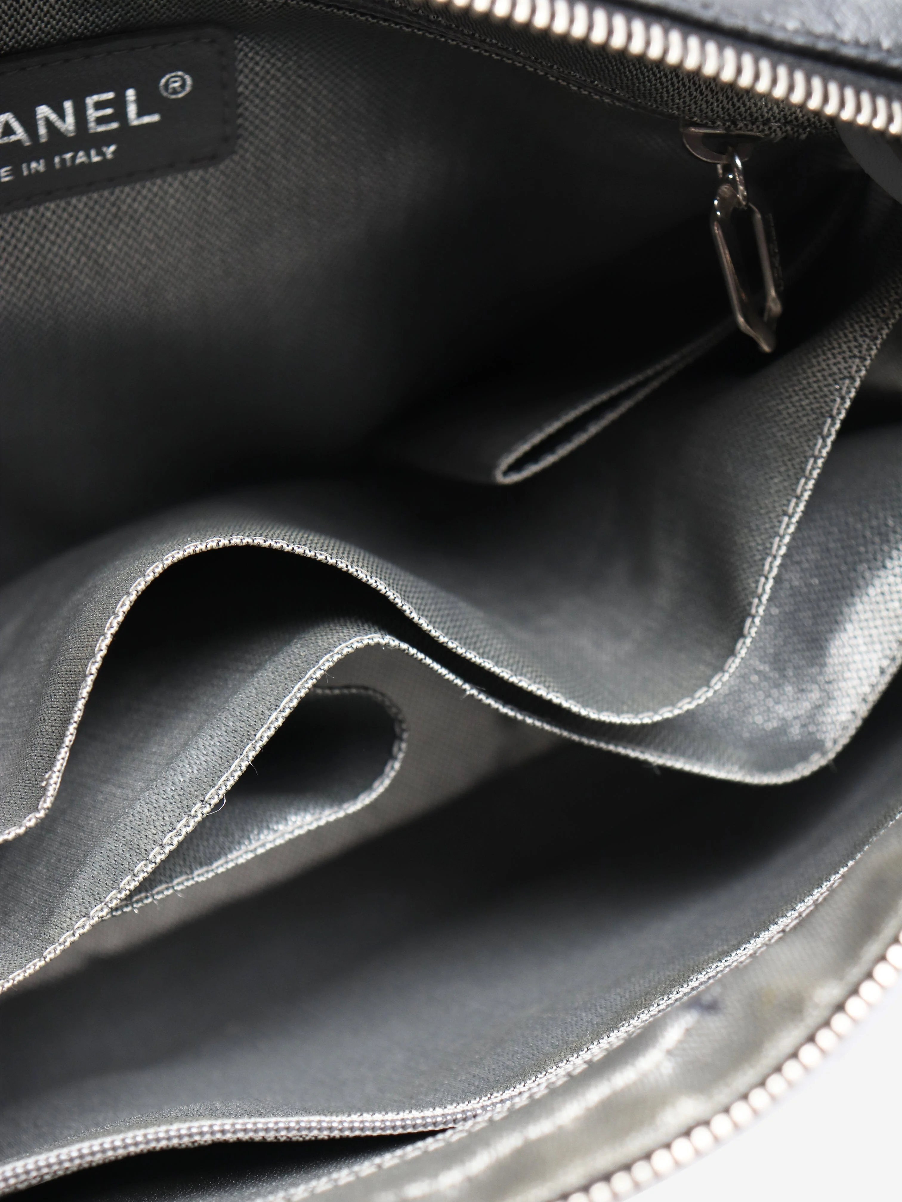 Black 2005 Mademoiselle Ligne vertical quilted camera bag - Image 6