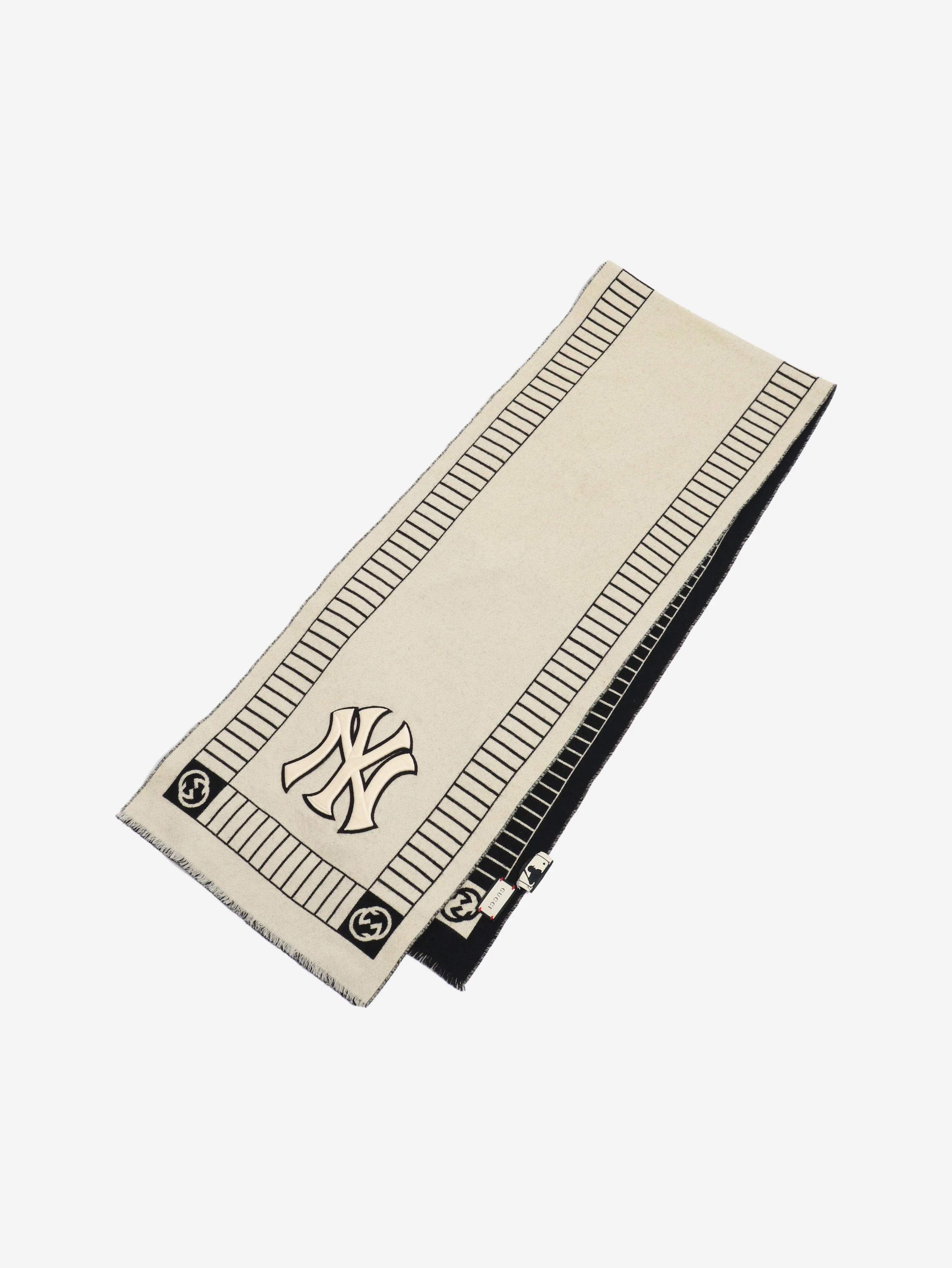 Black and ivory FW18 MLB New York Yankees scarf - Image 2