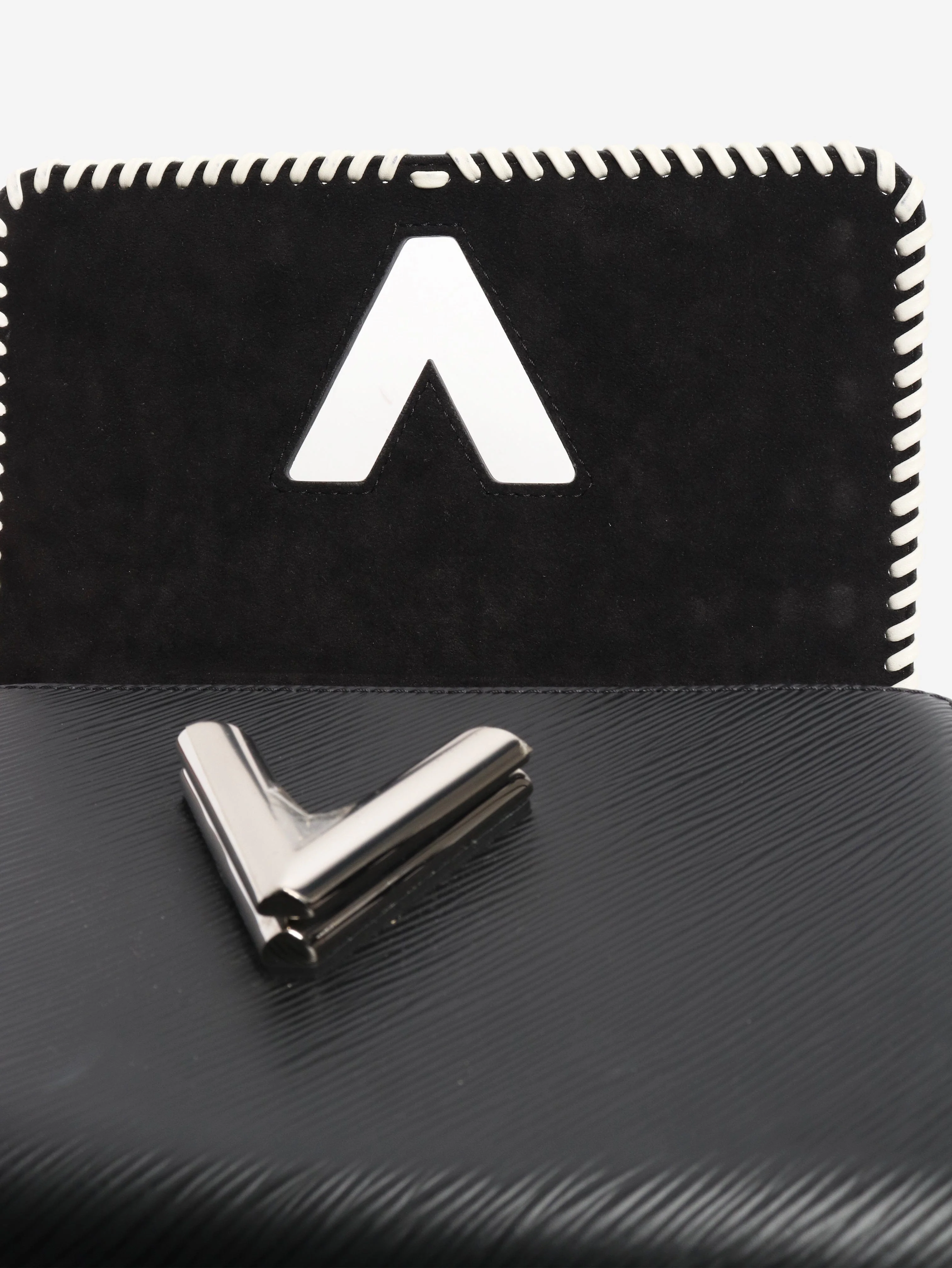 Black epi leather twist MM crossbody bag - Image 7