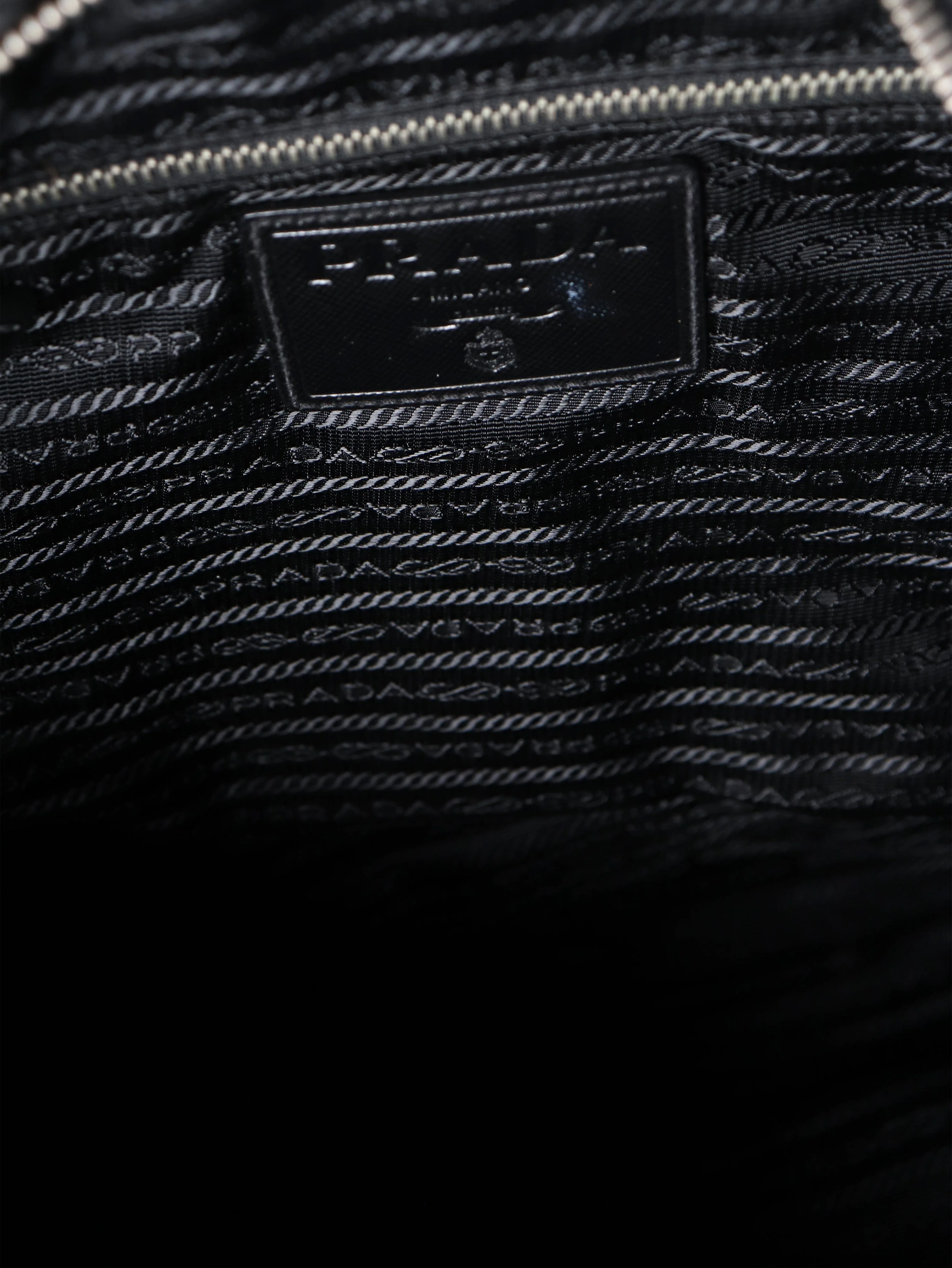 Black nylon puffer messenger bag - Image 8