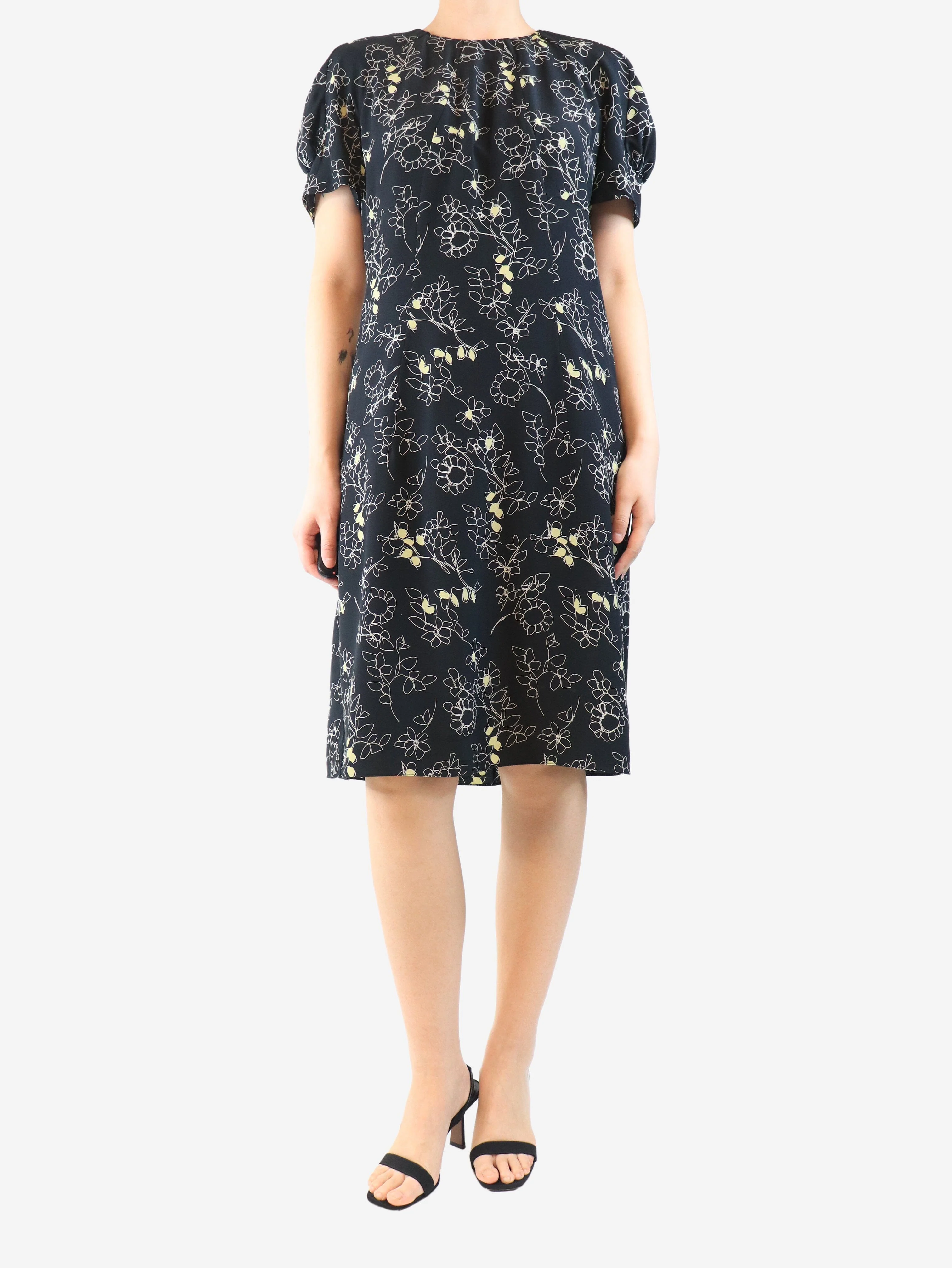Black short-sleeve floral crepe dress - size UK 16 - Image 3