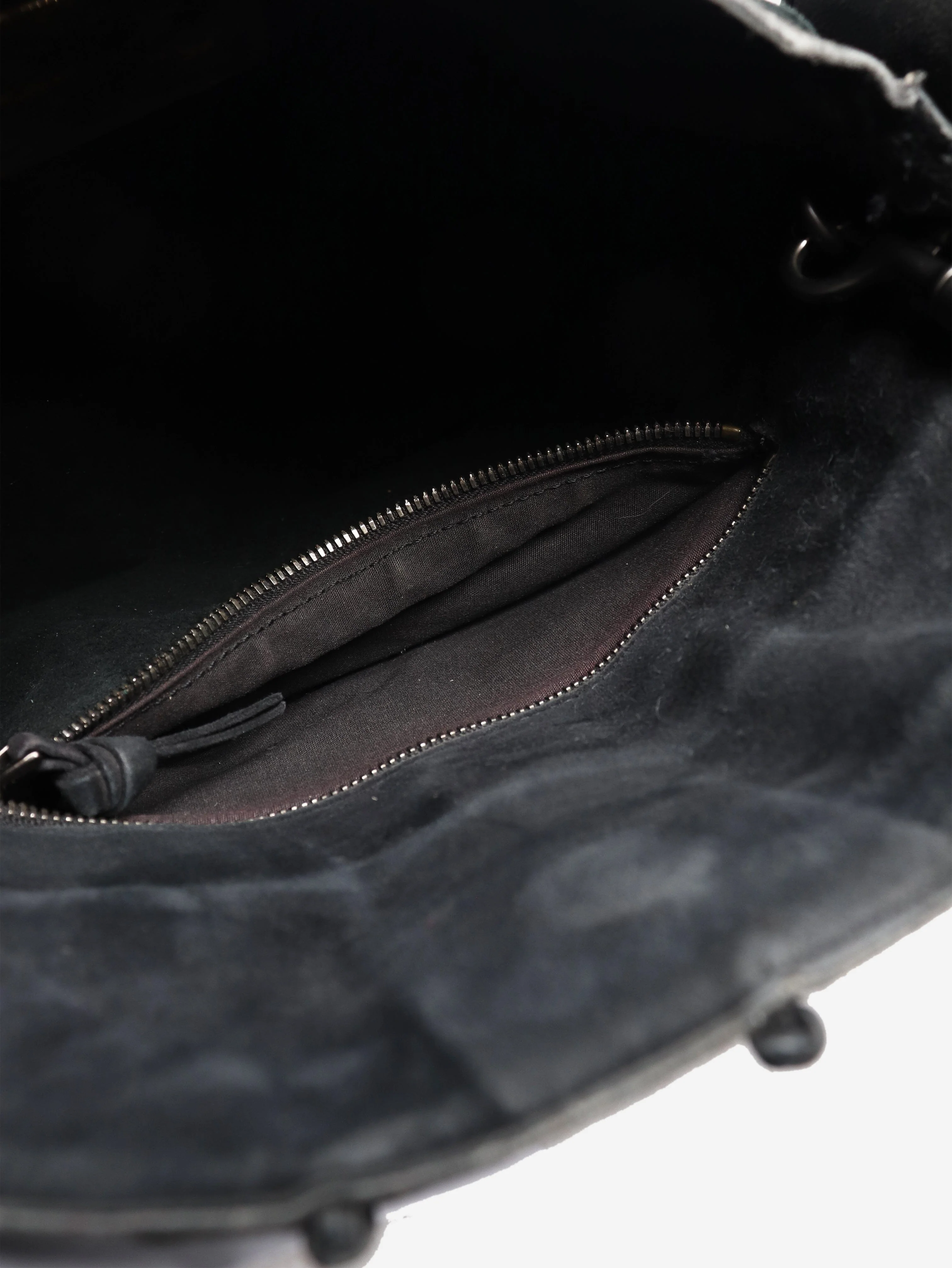 Black suede eyelet shoulder bag - Image 5