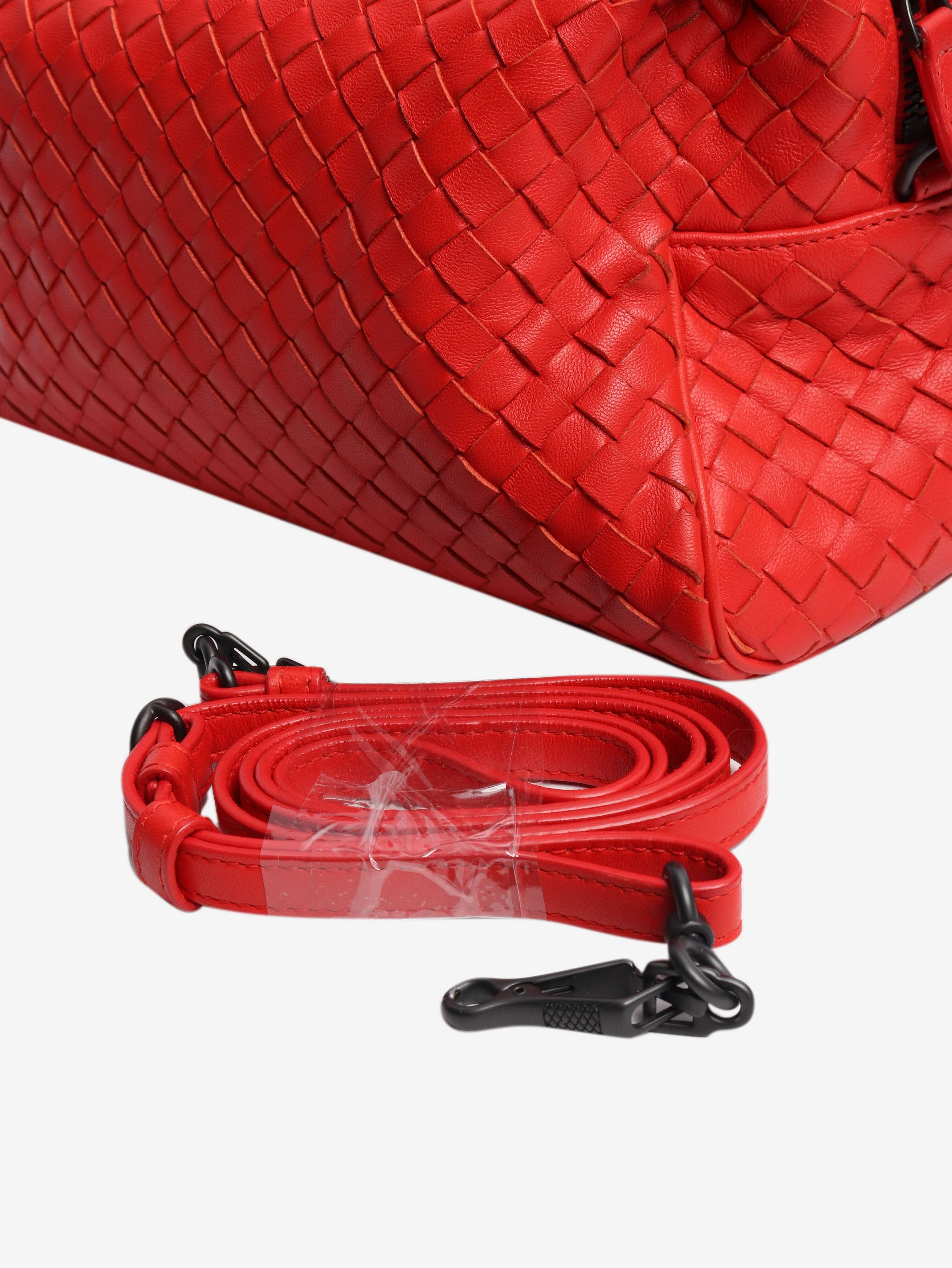 Red Intrecciato Veneta crossbody bag - Image 7