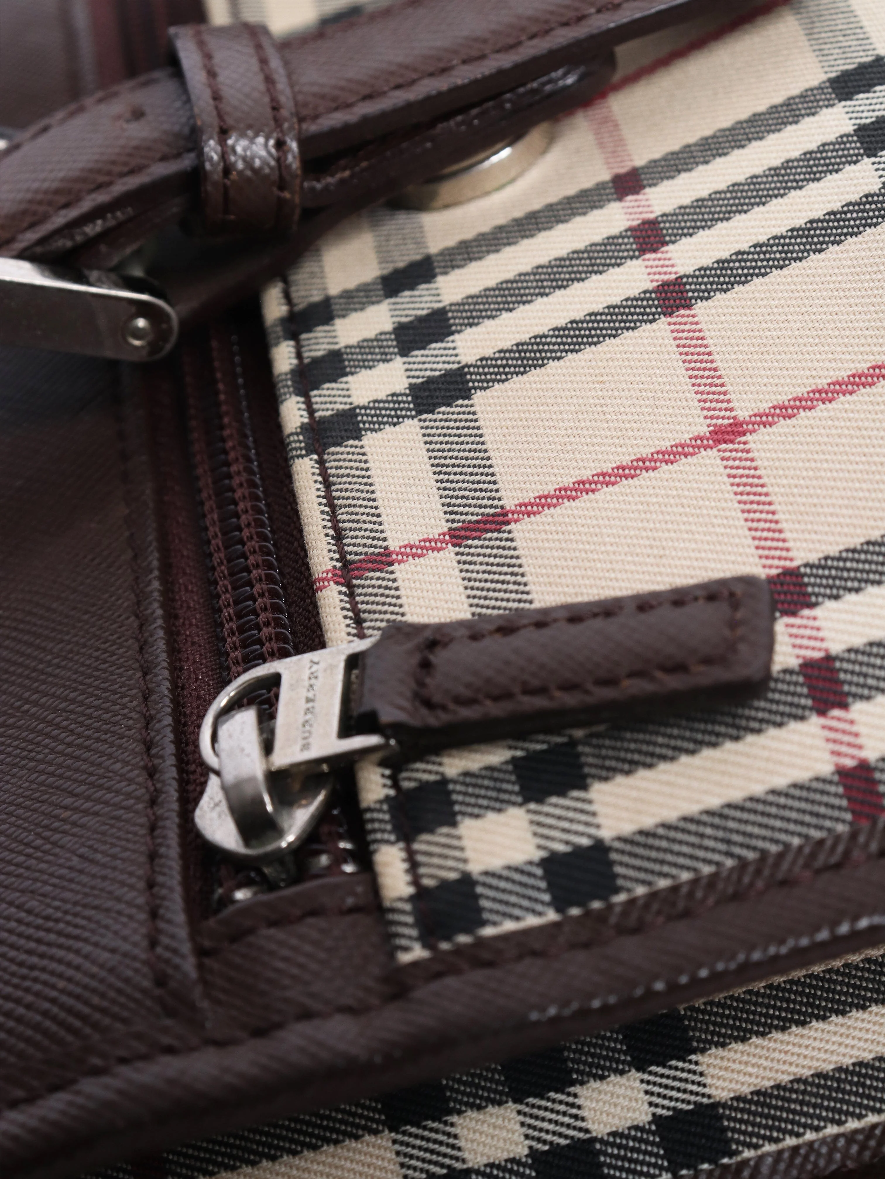Brown Nova check shoulder bag - Image 4