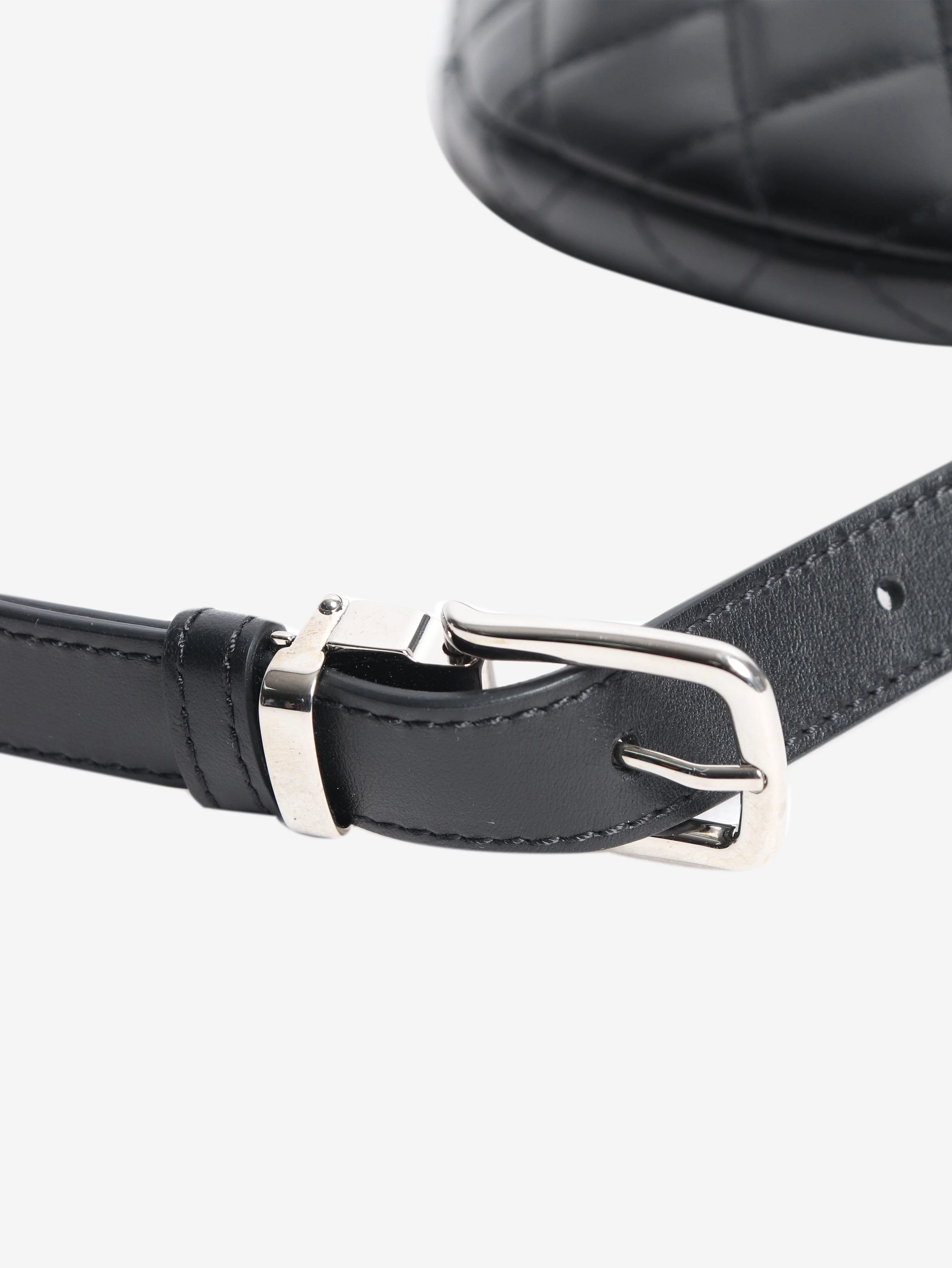 Black 2022 diamond-quilted belt bag - Image 4