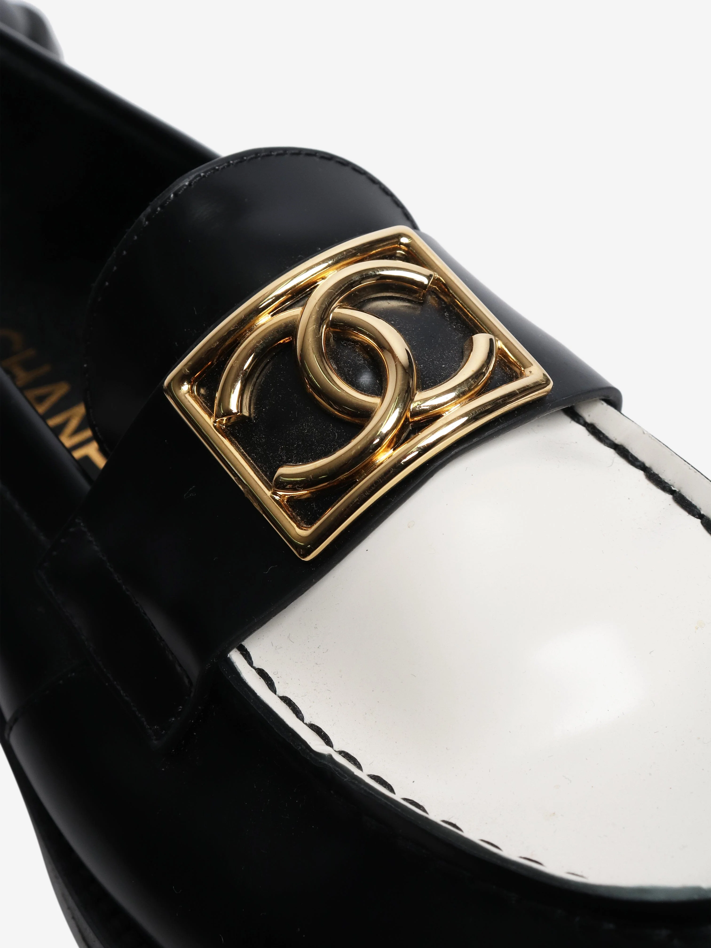 Black and white calfskin CC loafers - size eu 40.5 - Image 5