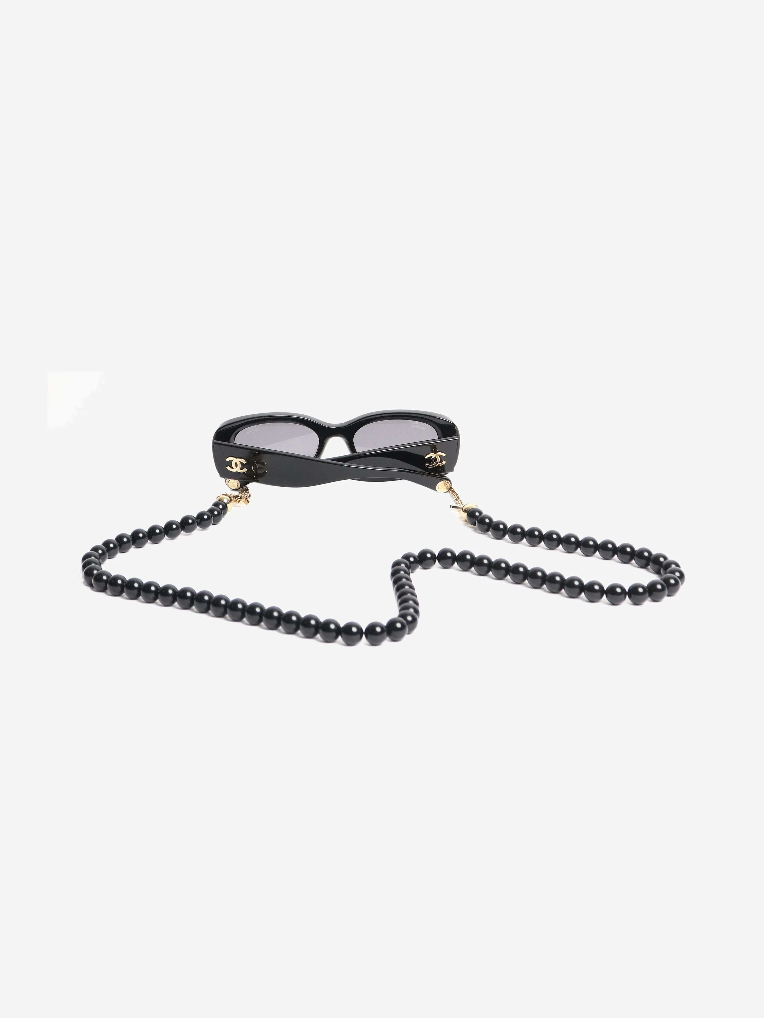 Black rectangular sunglasses with beaded strap - Image 4