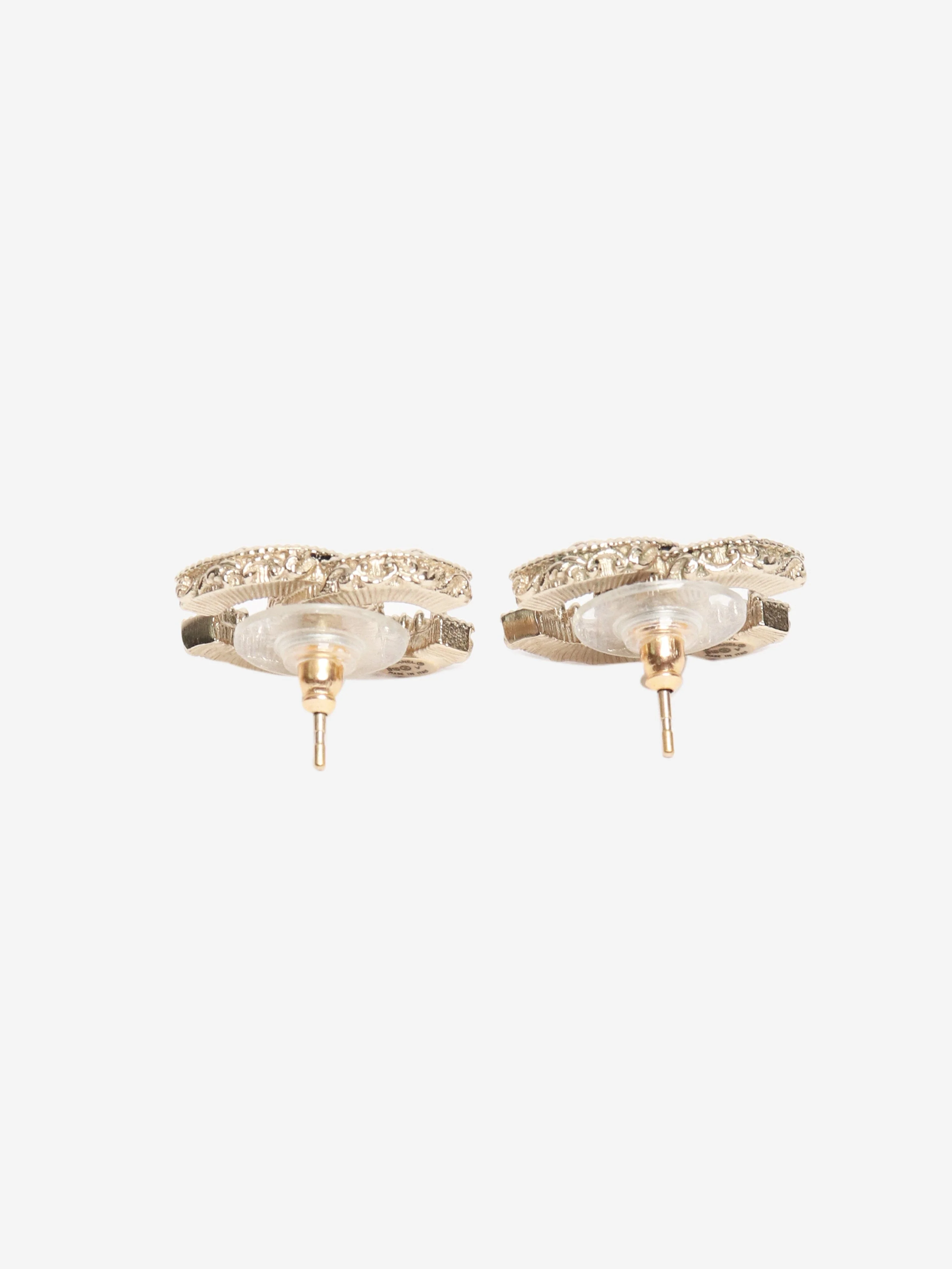 Gold and black CC chain-detail stud earrings - Image 2