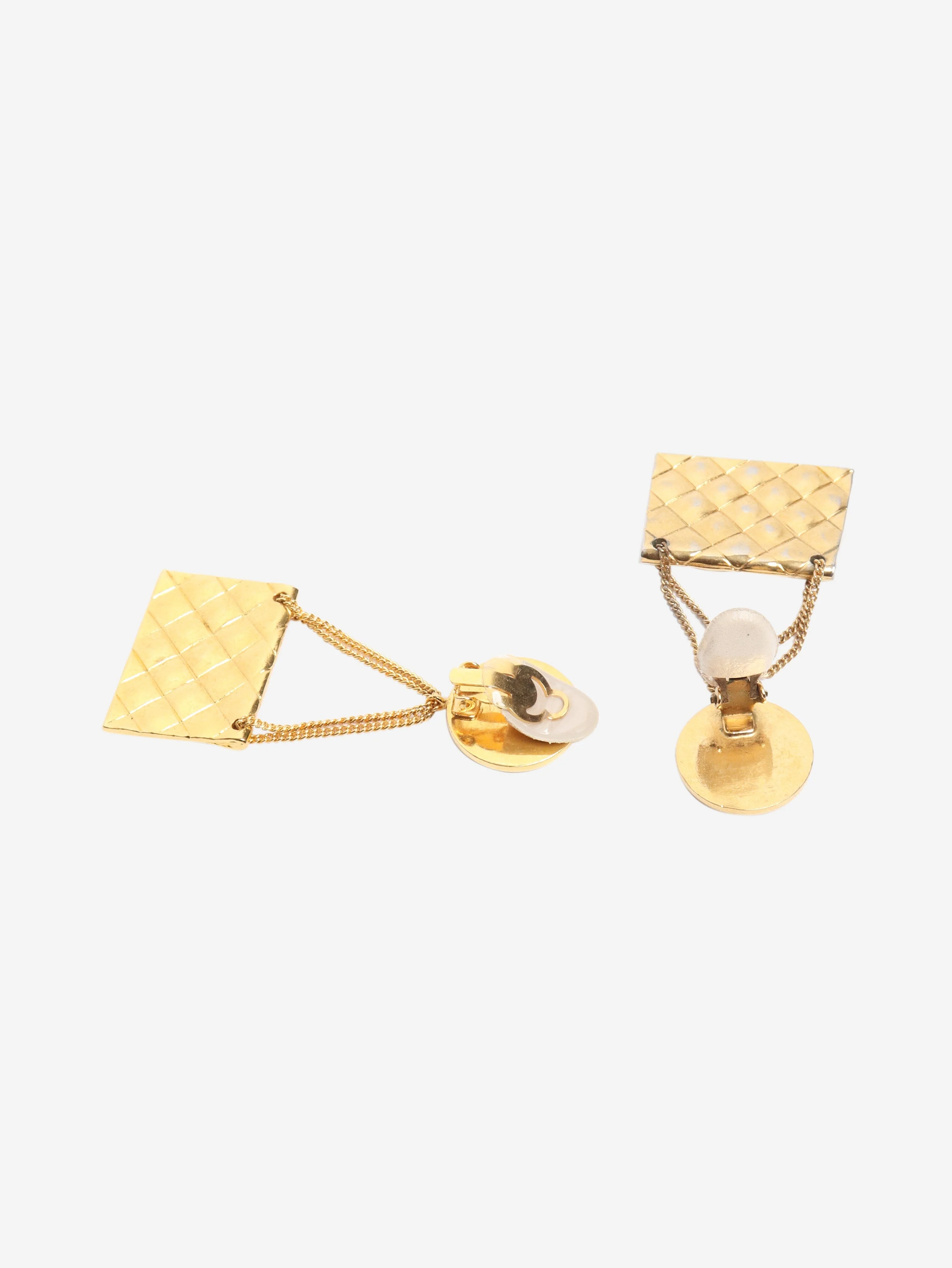 Gold Iconic CC Bag Motif 2.55 clip on earrings - Image 2