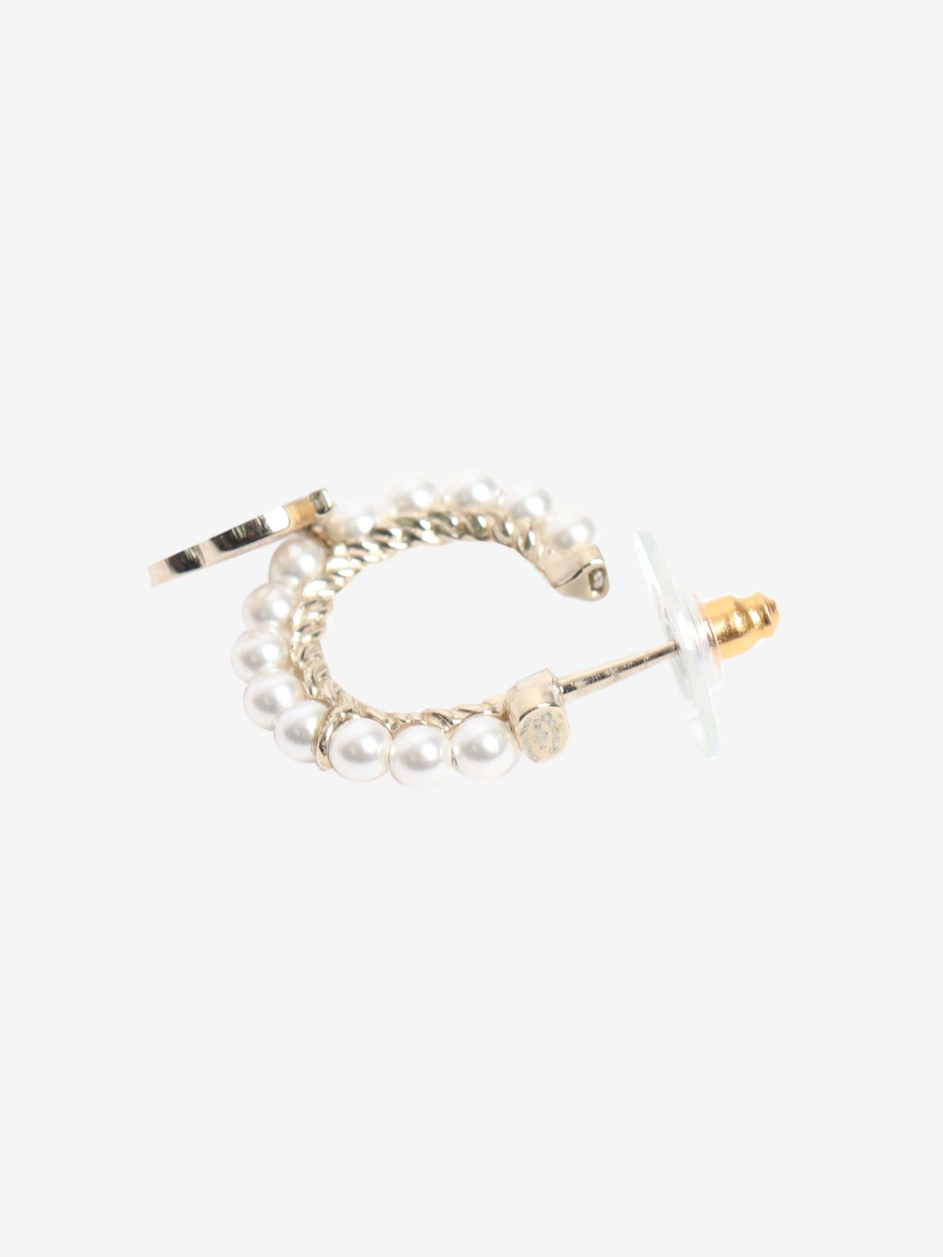 Gold pearl sleeper earrings - Image 3