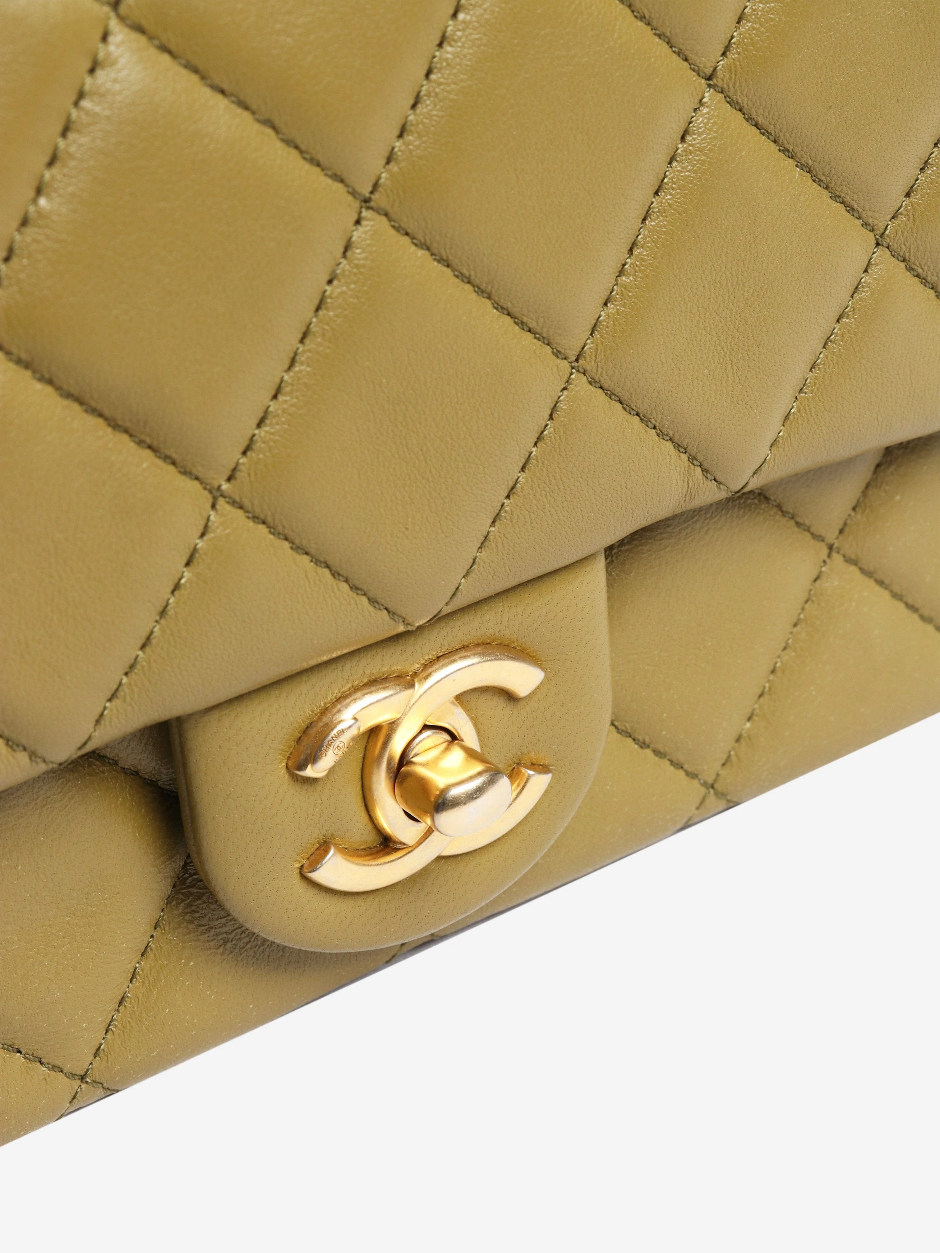 Olive green lambskin flap bag with a wooden handle - Image 5