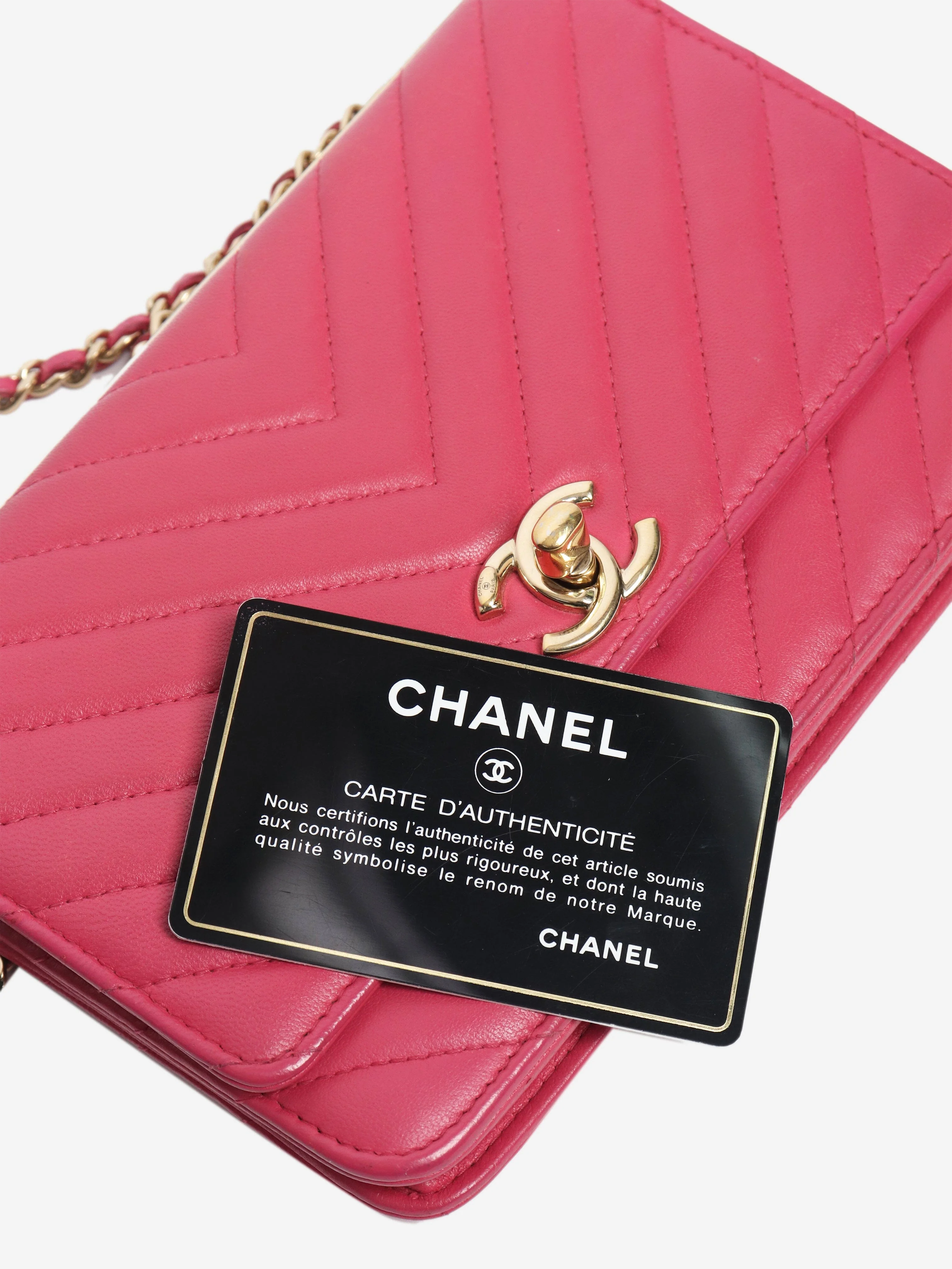 Pink 2018 lambskin chevron-quilted Wallet on Chain - Image 6