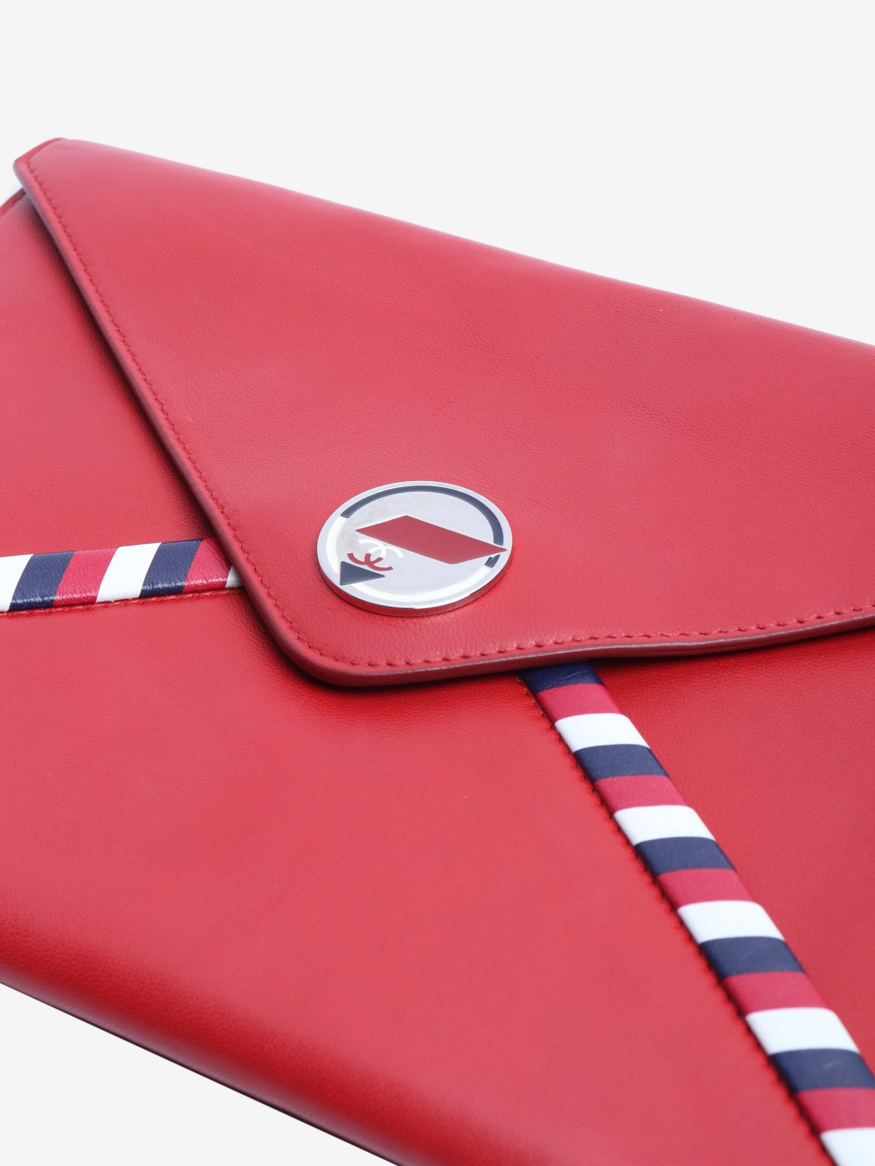Red 2016 Airlines envelope clutch - Image 3