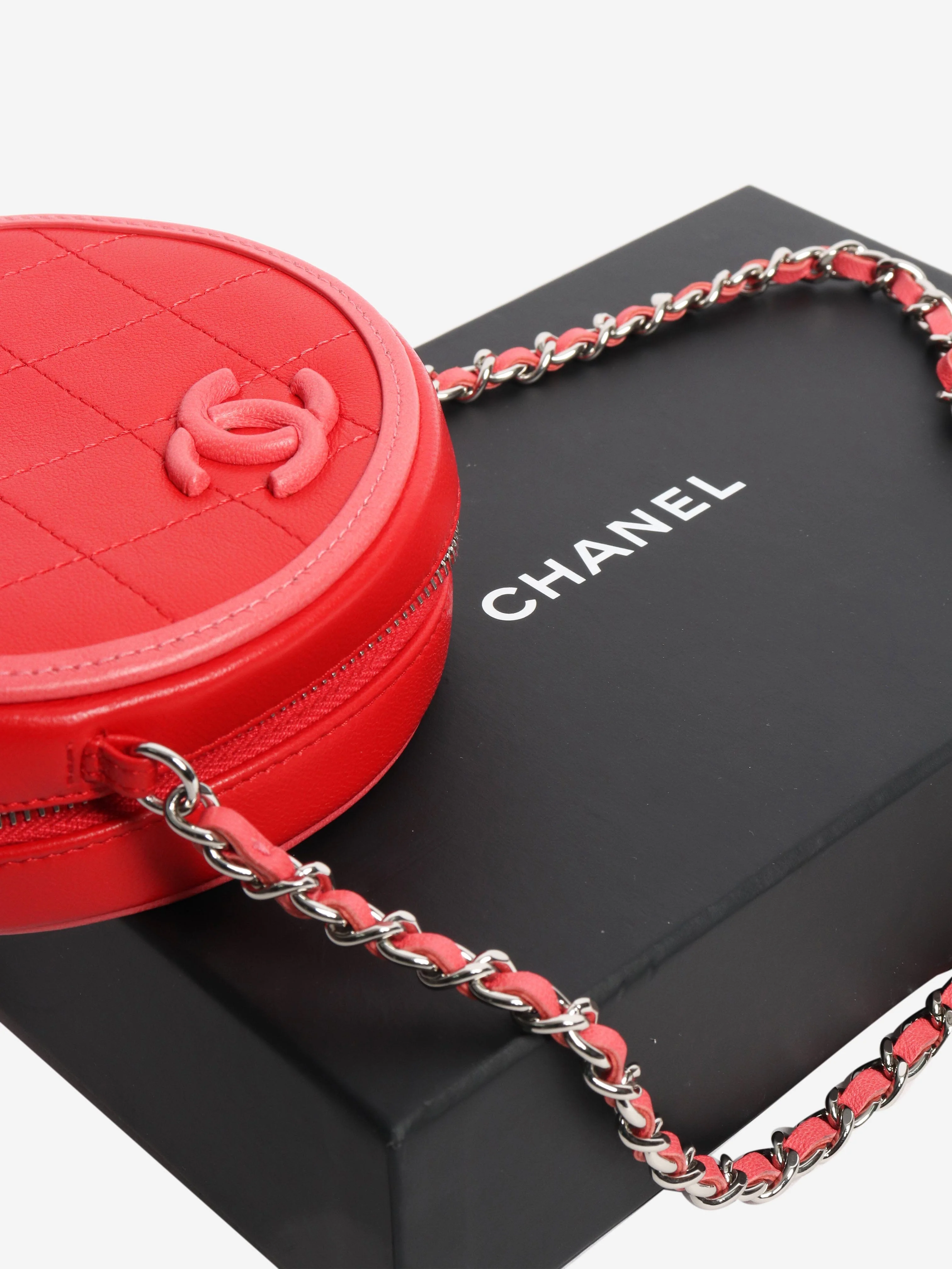 Red 2019 lambskin round crossbody bag - Image 7