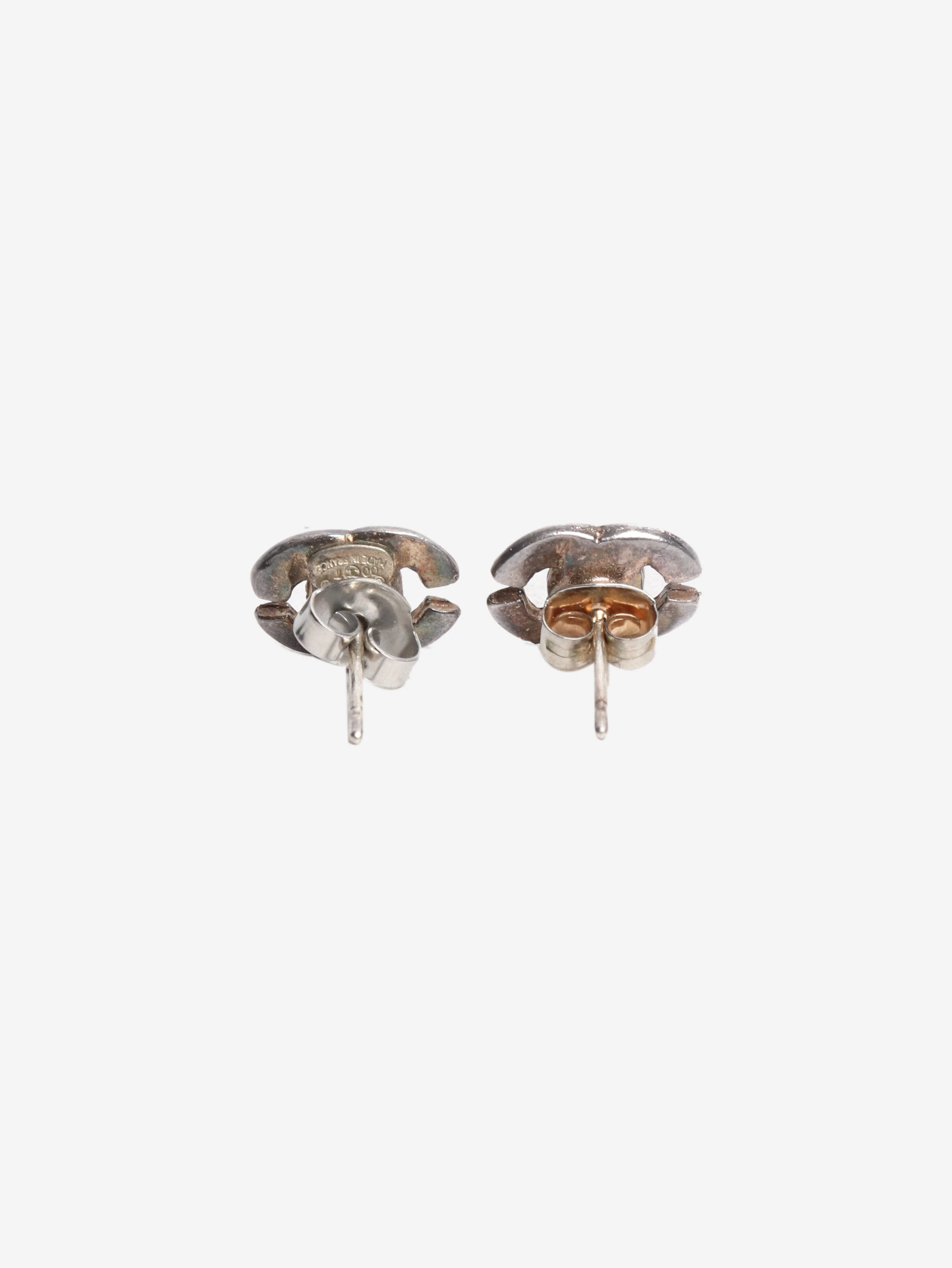 Silver and beige CC stud earrings - Image 2