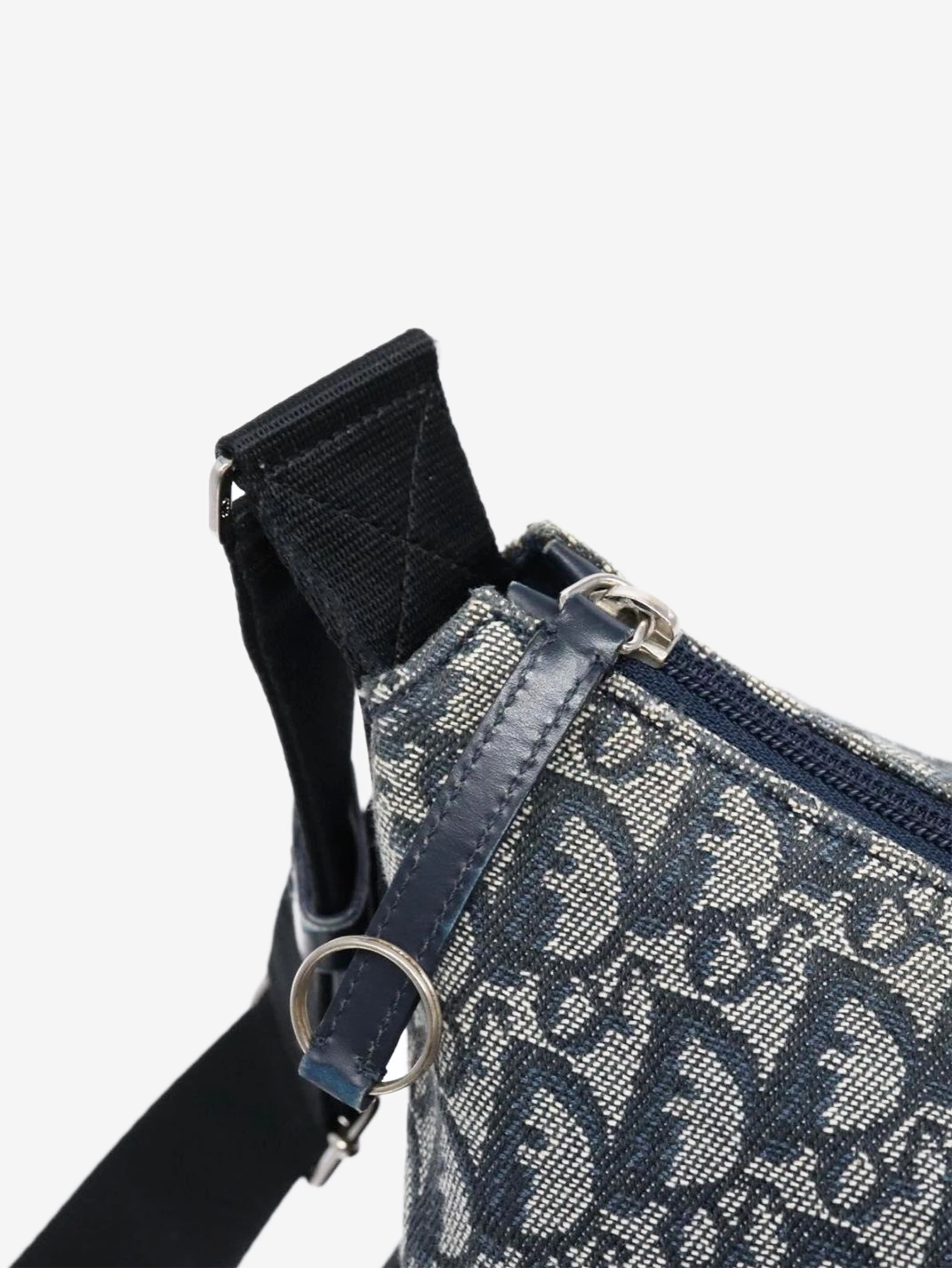Blue Trotter canvas shoulder bag - Image 18