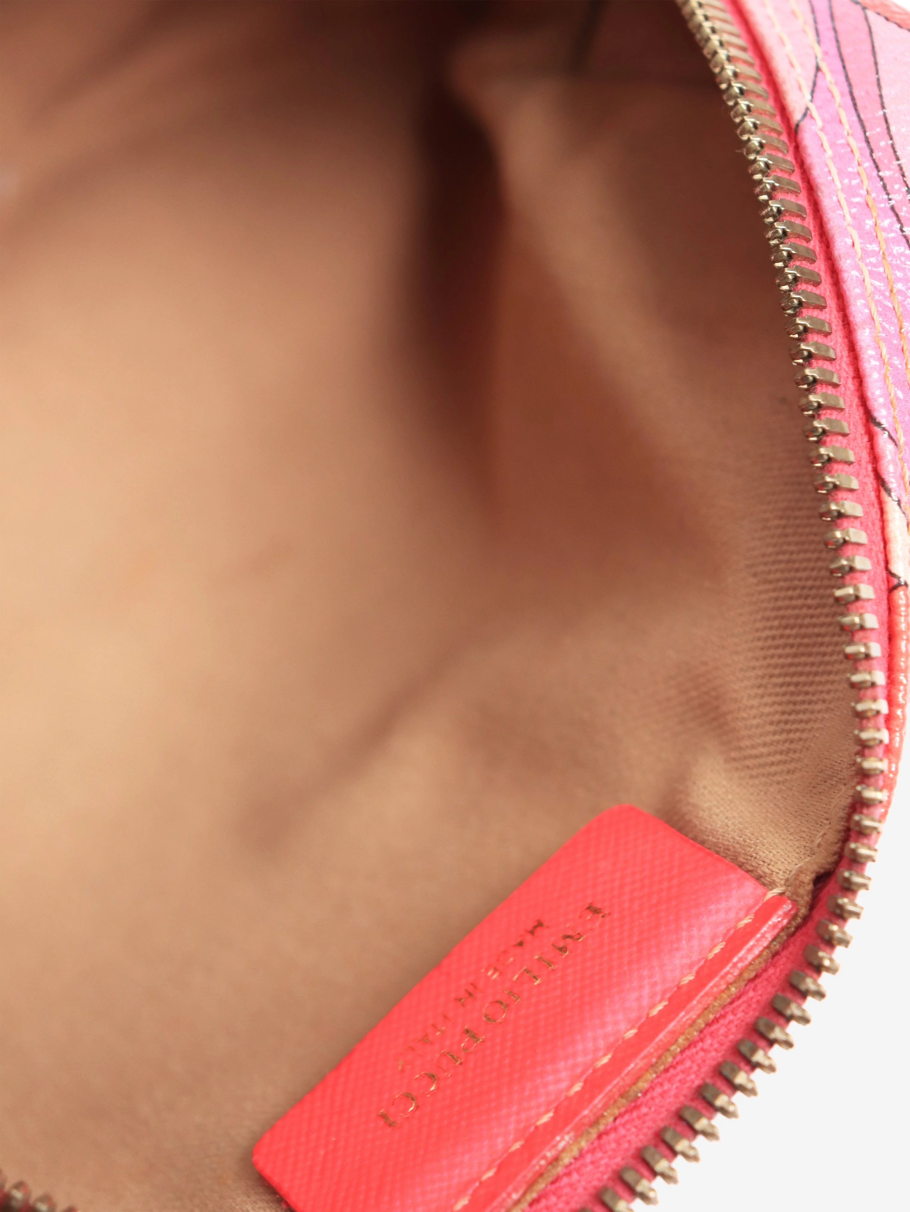 Red and pink vanity bag - Image 7