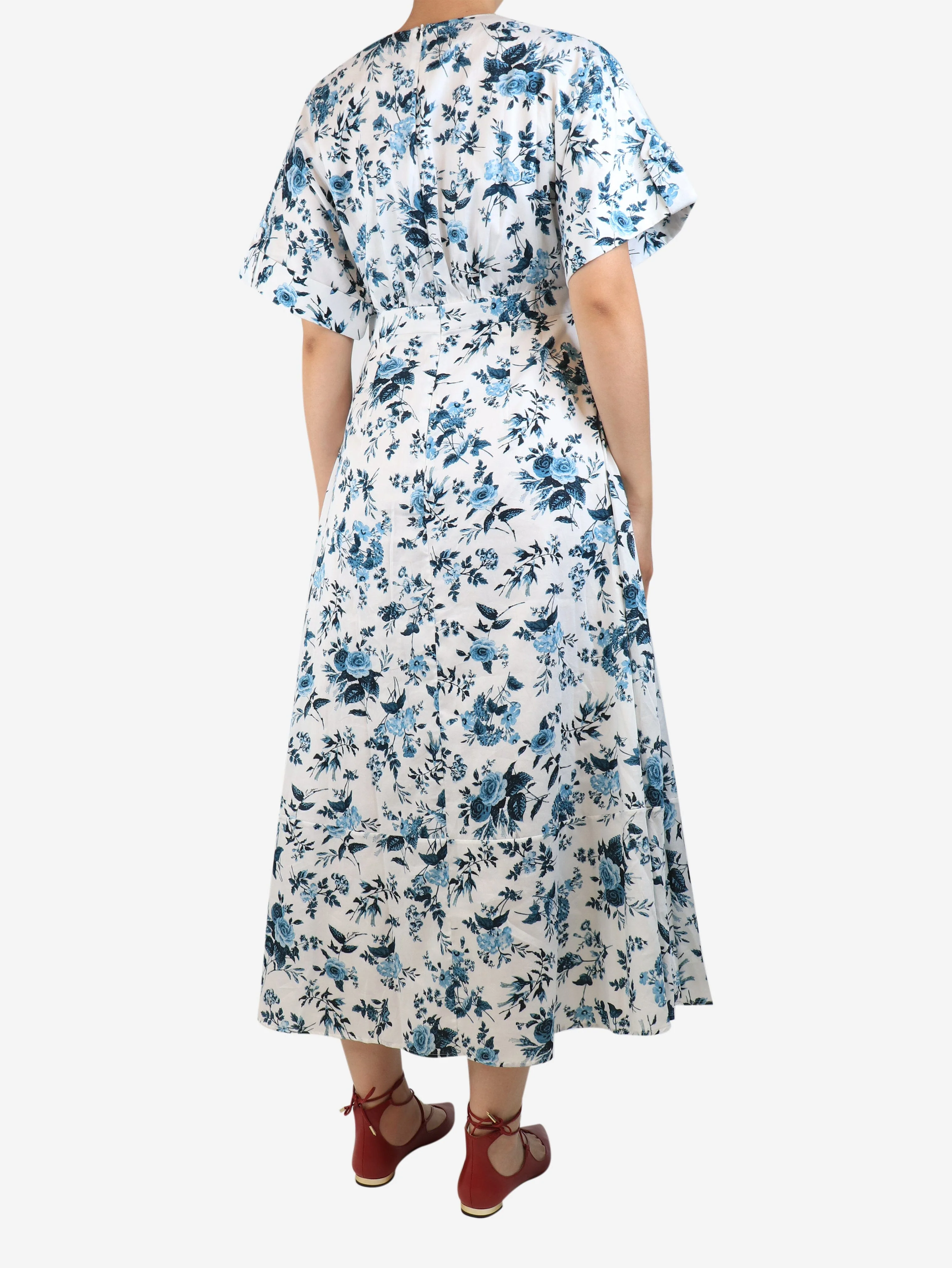 White and blue short-sleeved floral printed midi dress - size UK 10 - Image 2