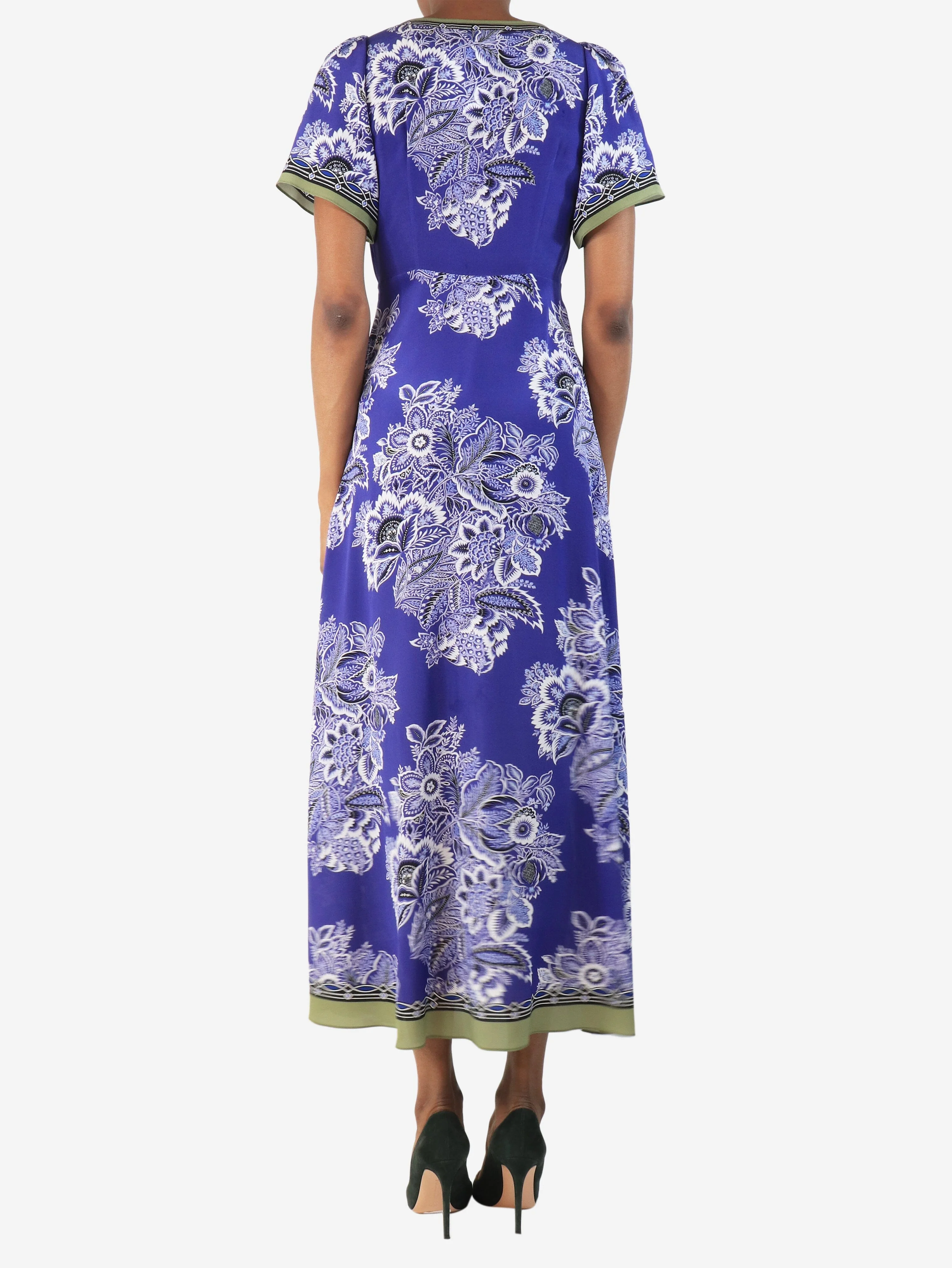 Purple silk floral printed midi dress - size UK 6 - Image 2