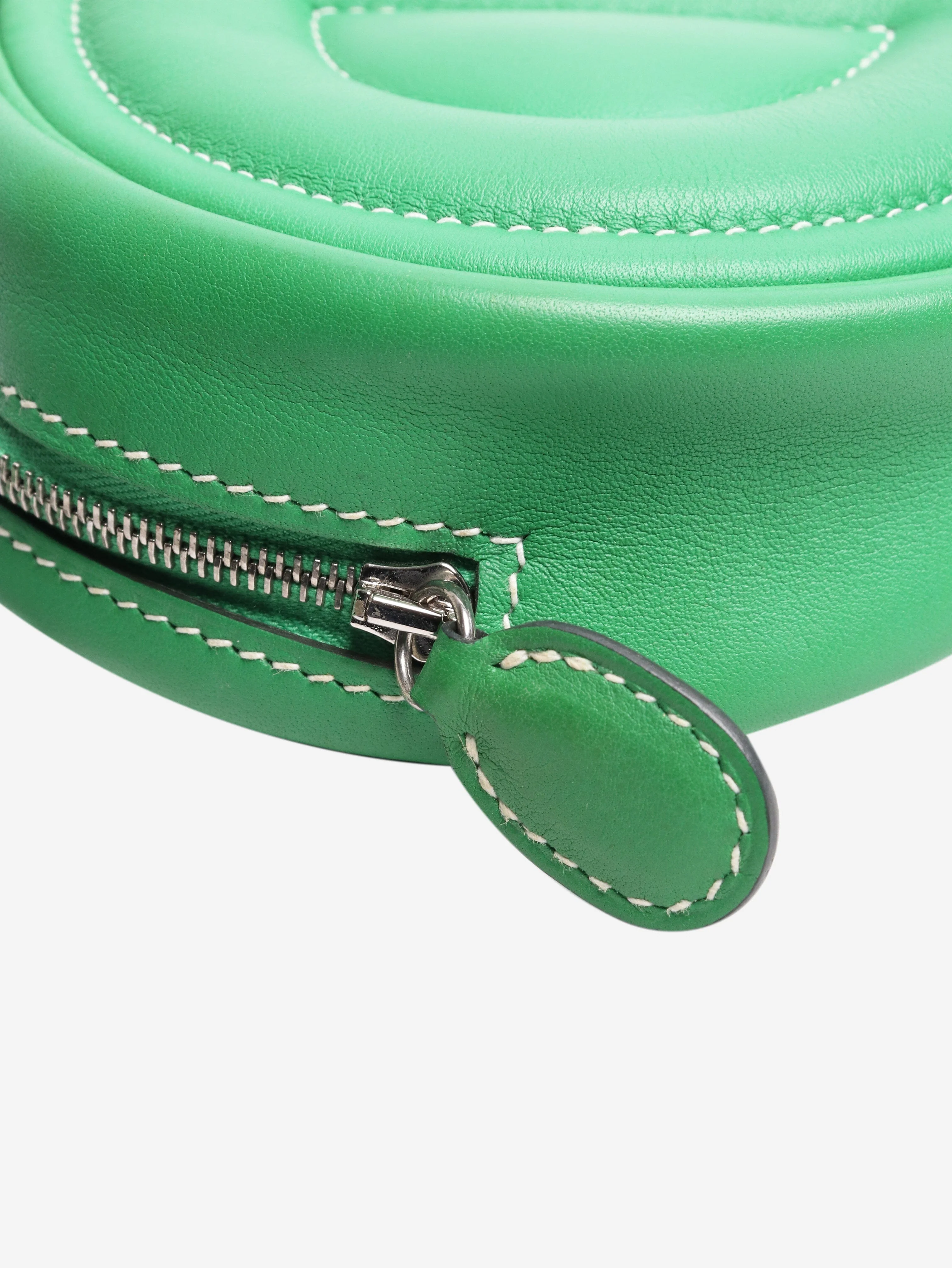Green In-The-Loop oval bag - Image 4