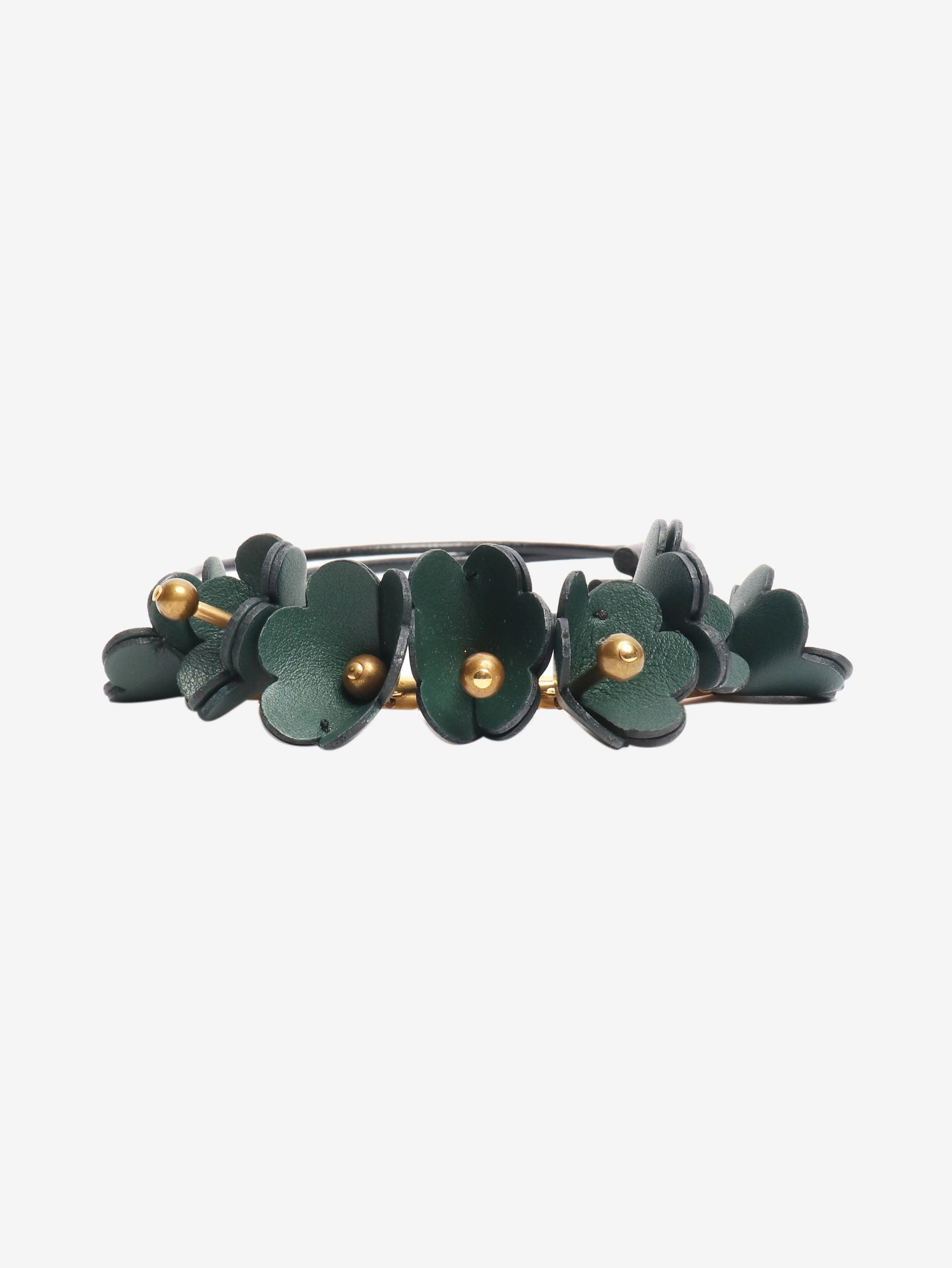 Green leather flower necklace