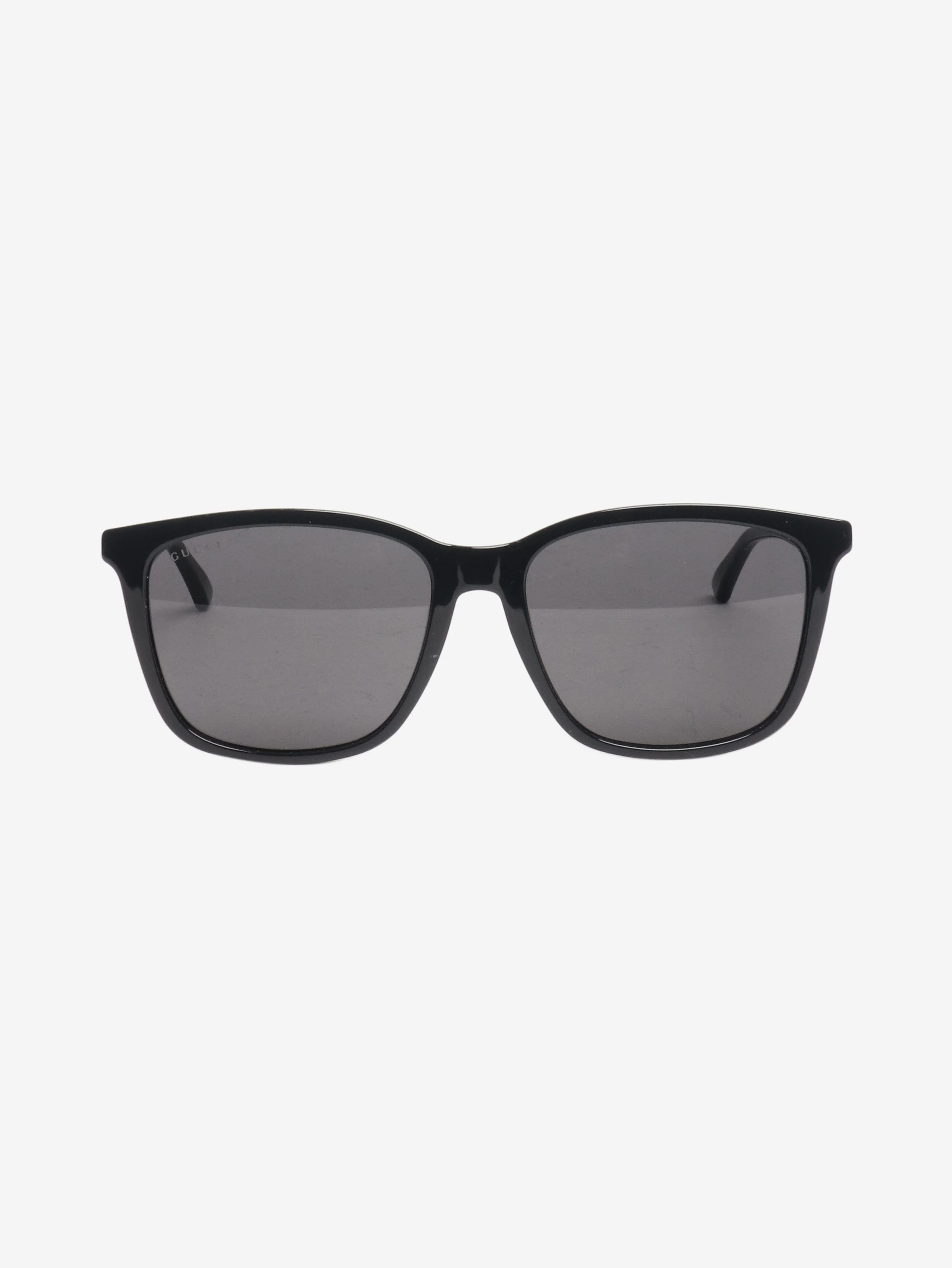 Black square sunglasses