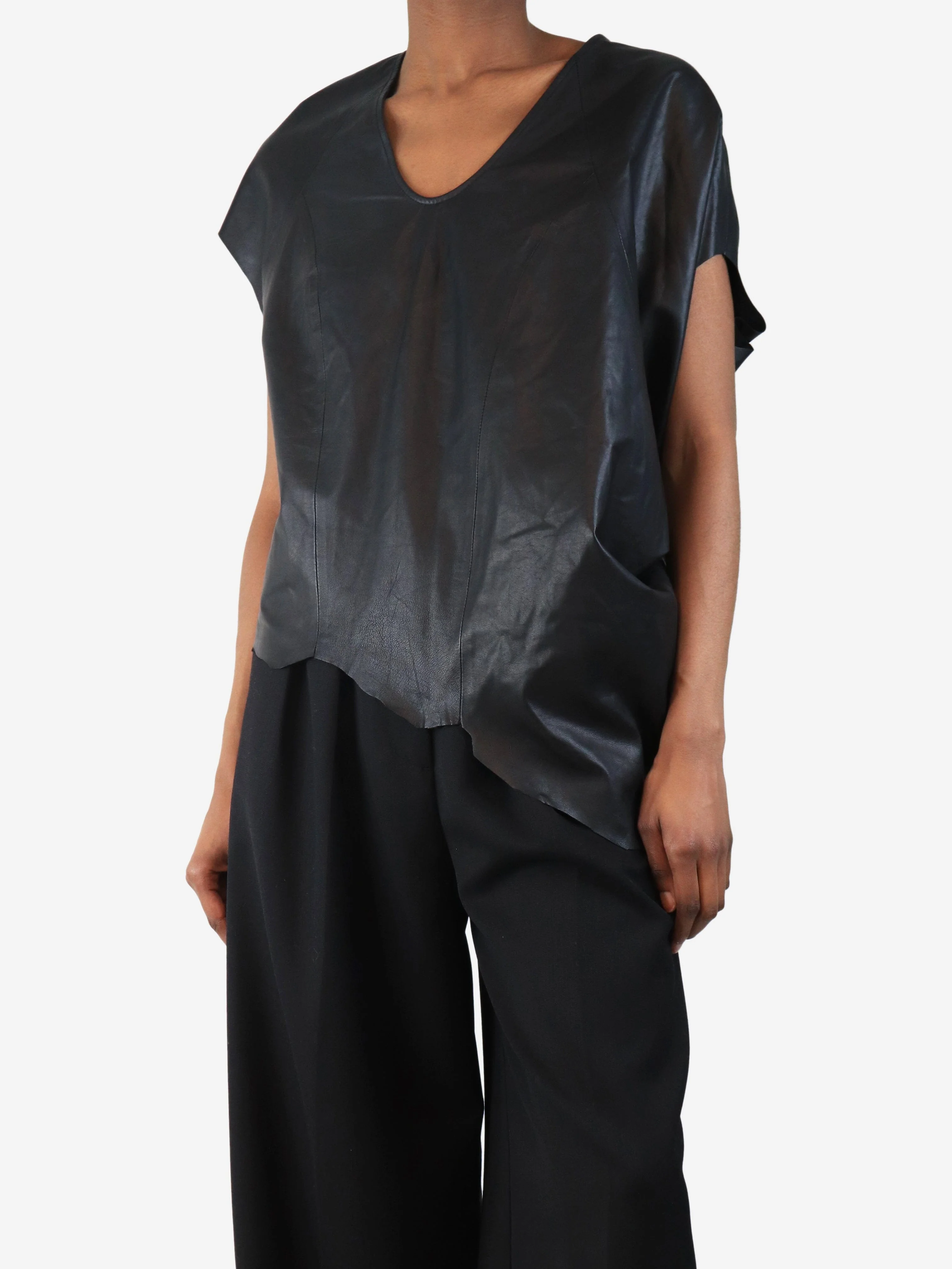 Black jag-hem leather top - size XS