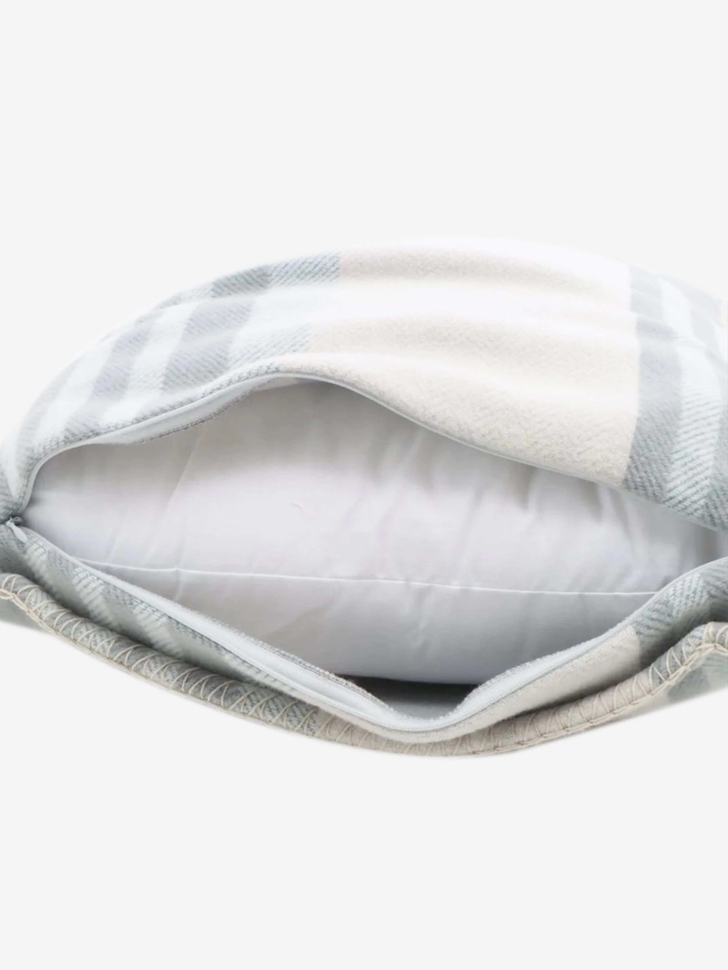 Blue Itaq cushion - Image 4