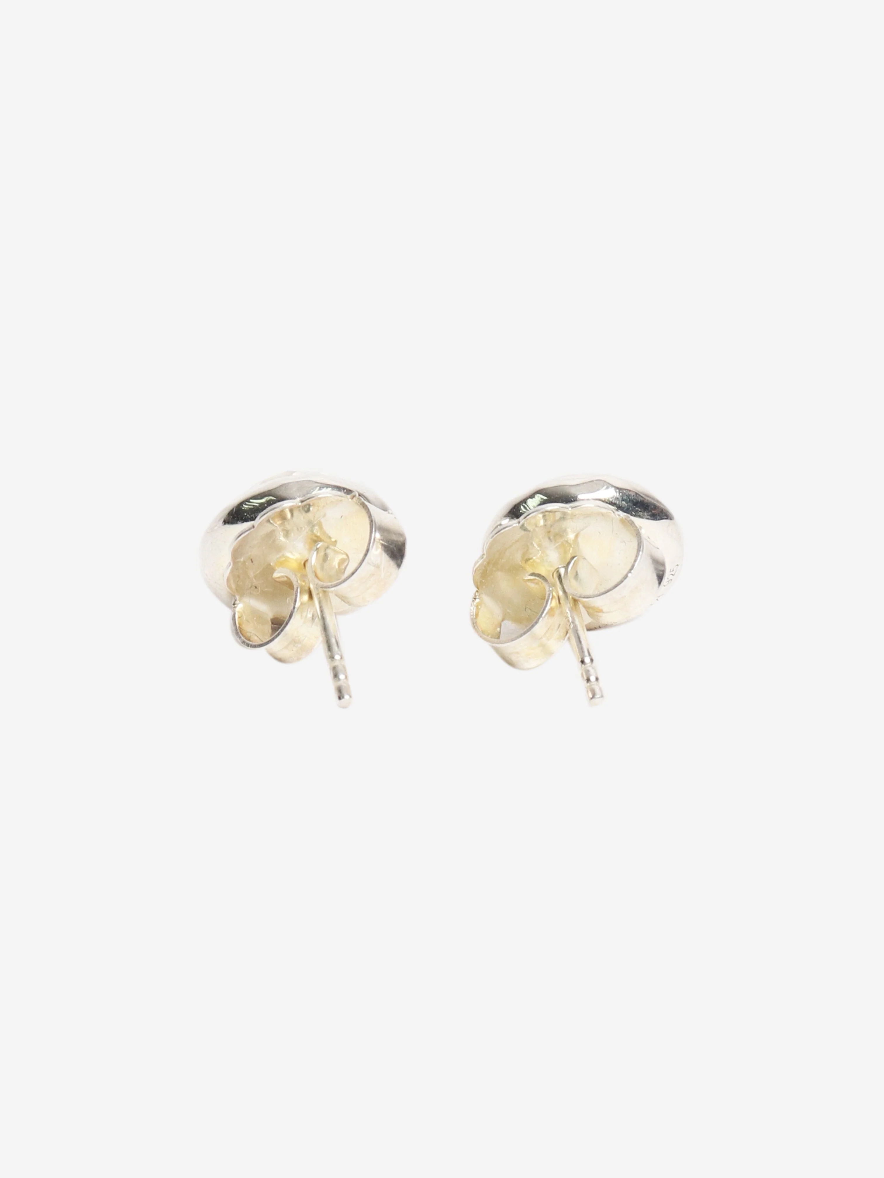 Silver mother of pearl stud earrings - Image 3