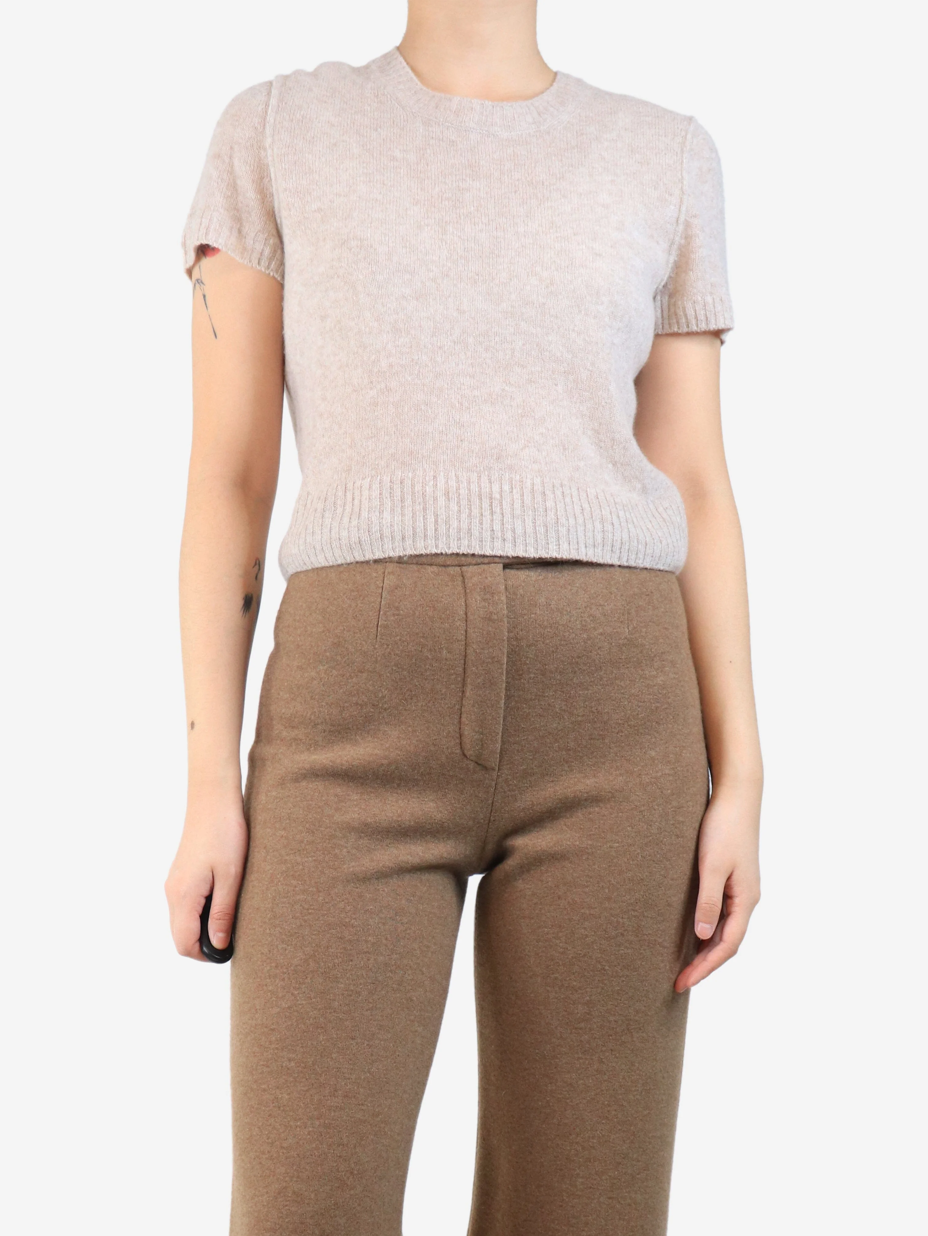 Neutral short-sleeved knit top - size M