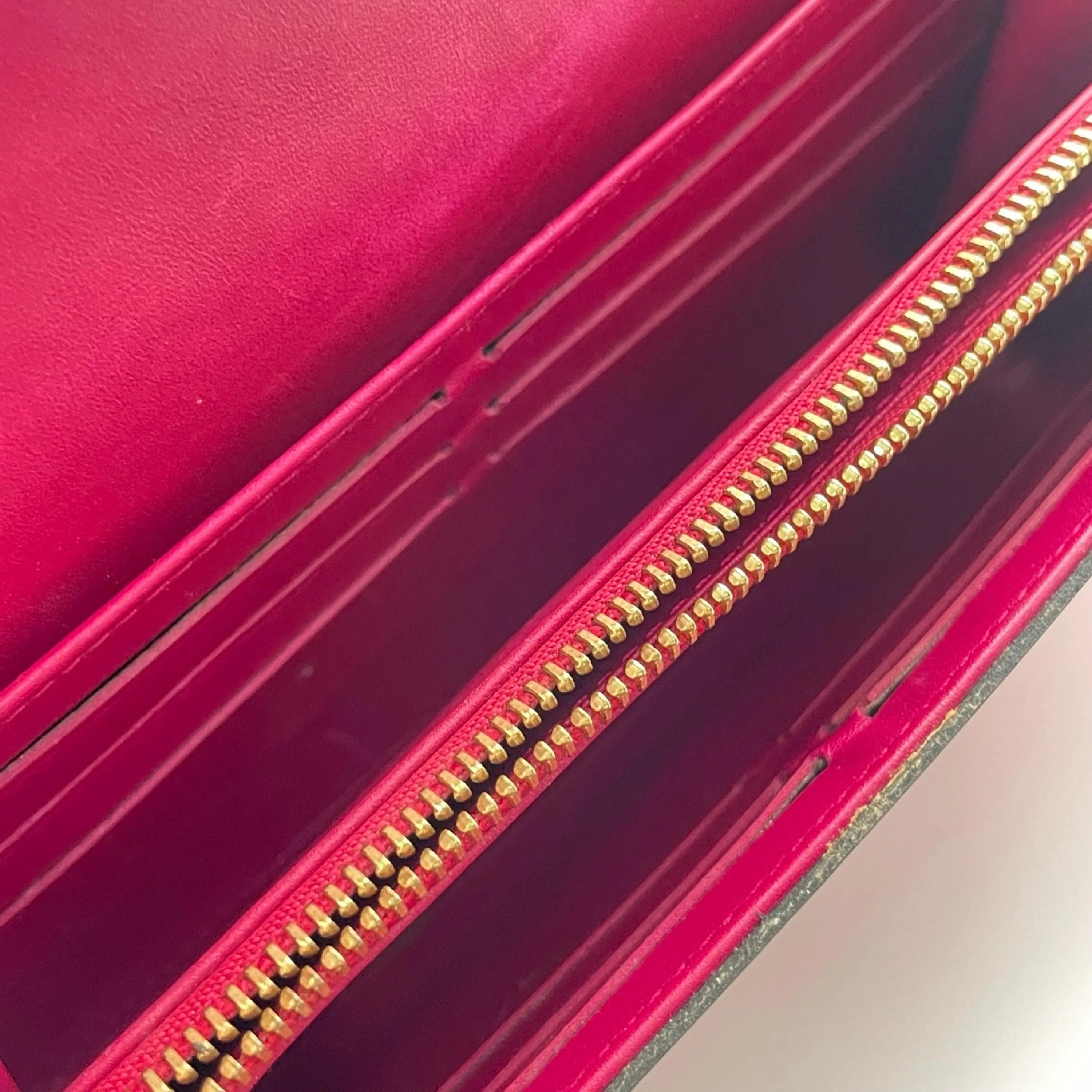 Red Monogram Vernis chain wallet - Image 3