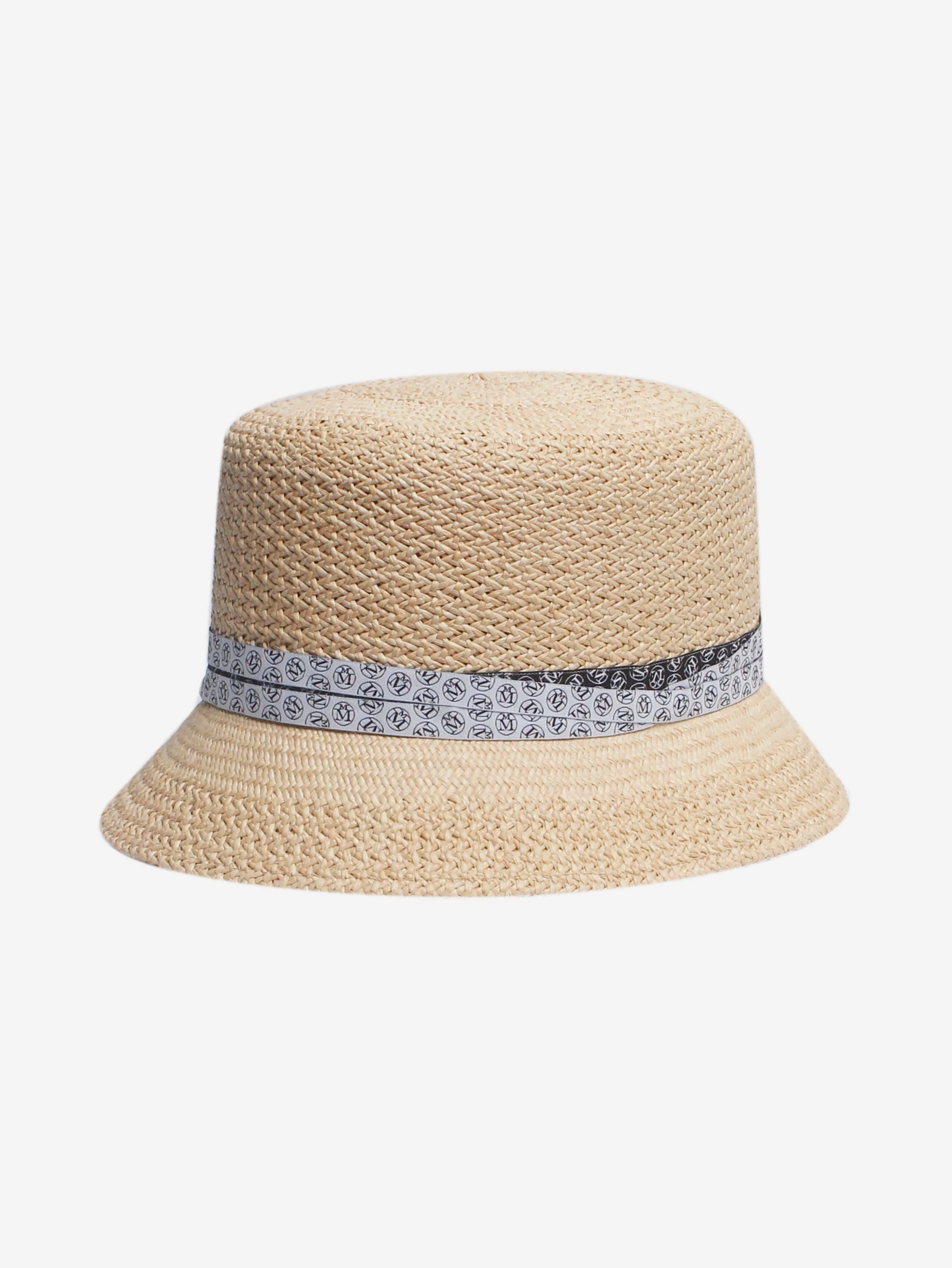 Neutral straw hat