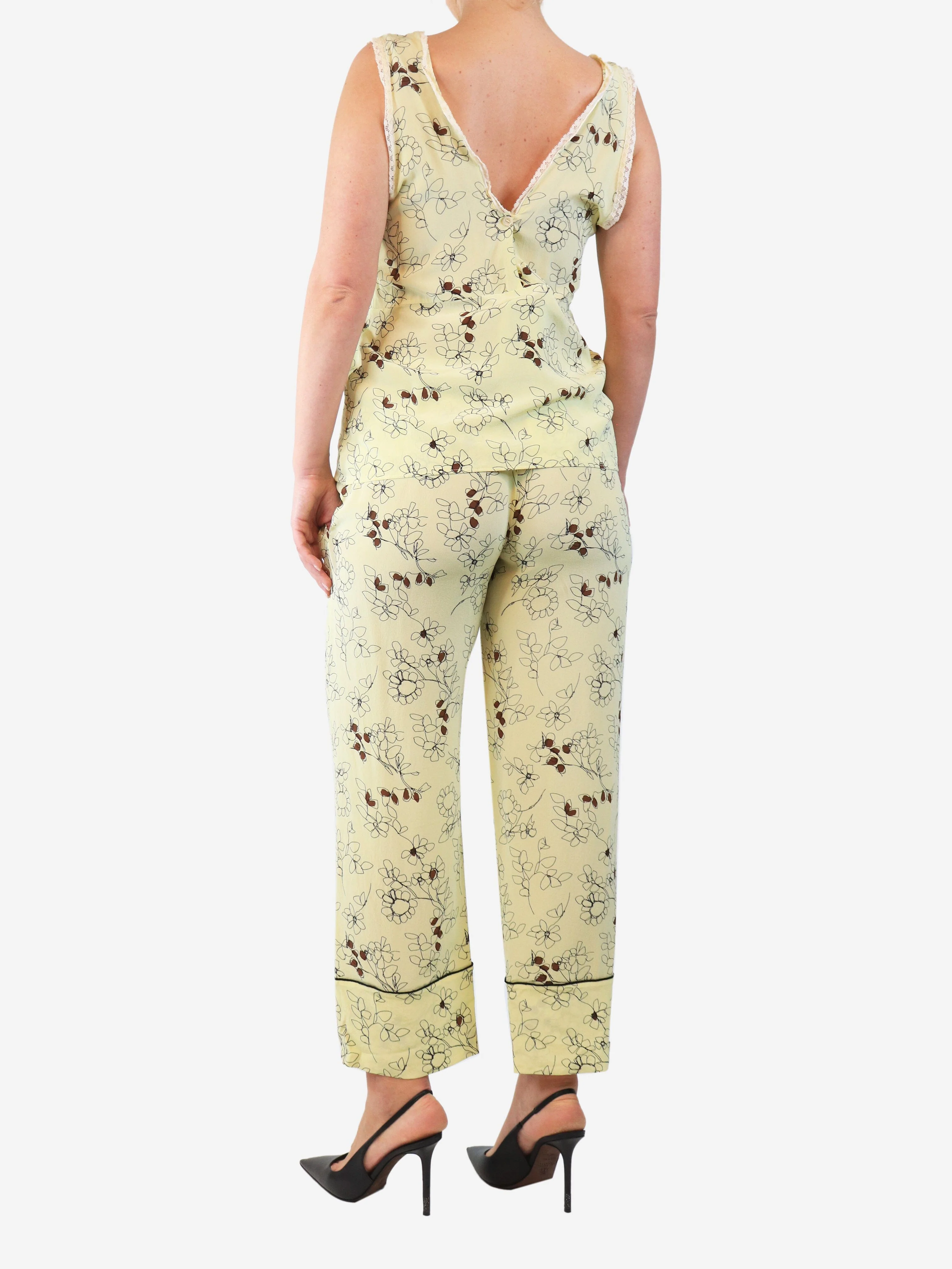 Yellow floral cami top and trouser set - size M - Image 2