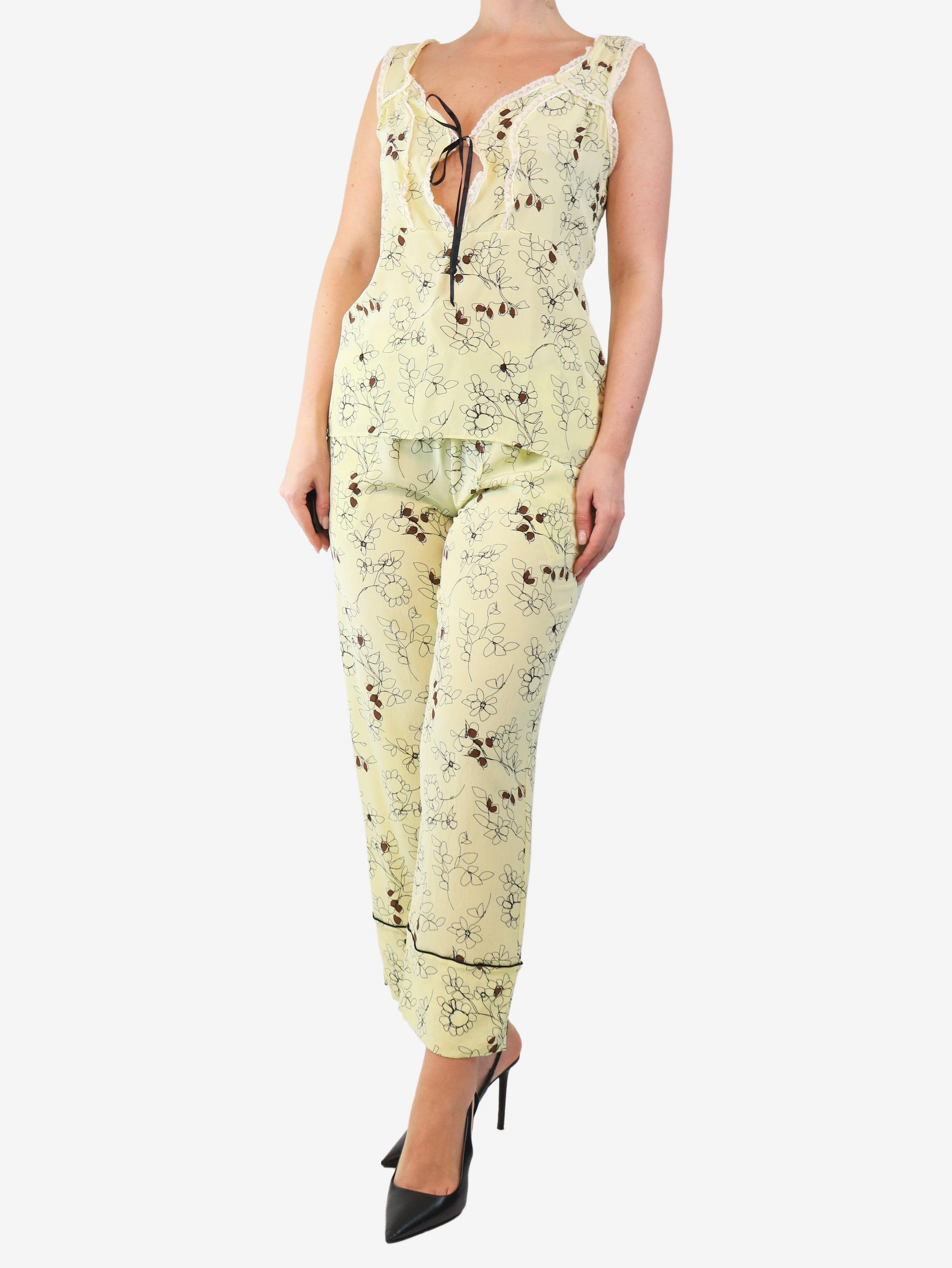 Yellow floral cami top and trouser set - size M - Image 3