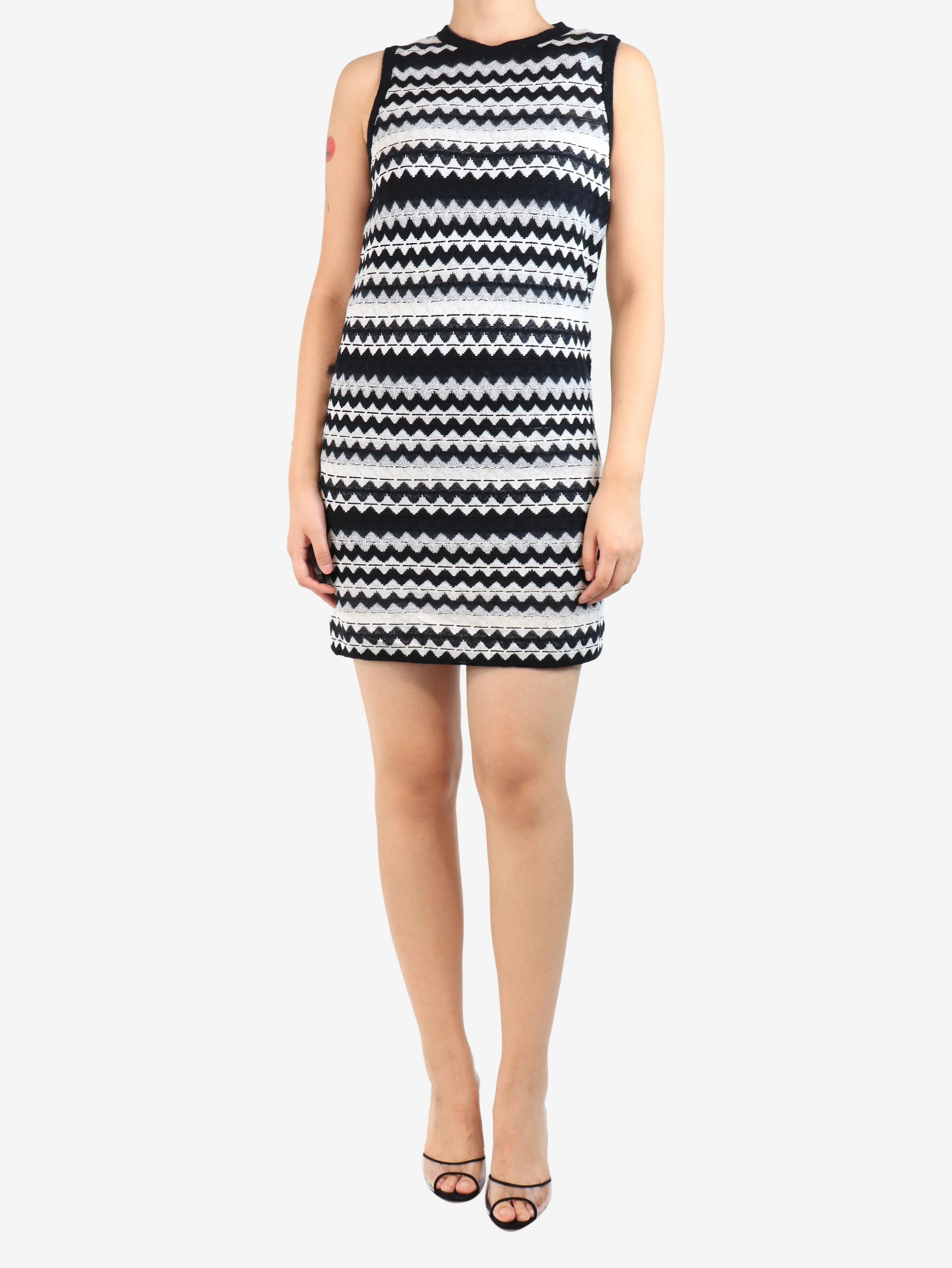 Black and white zigzag knit dress - size UK 8