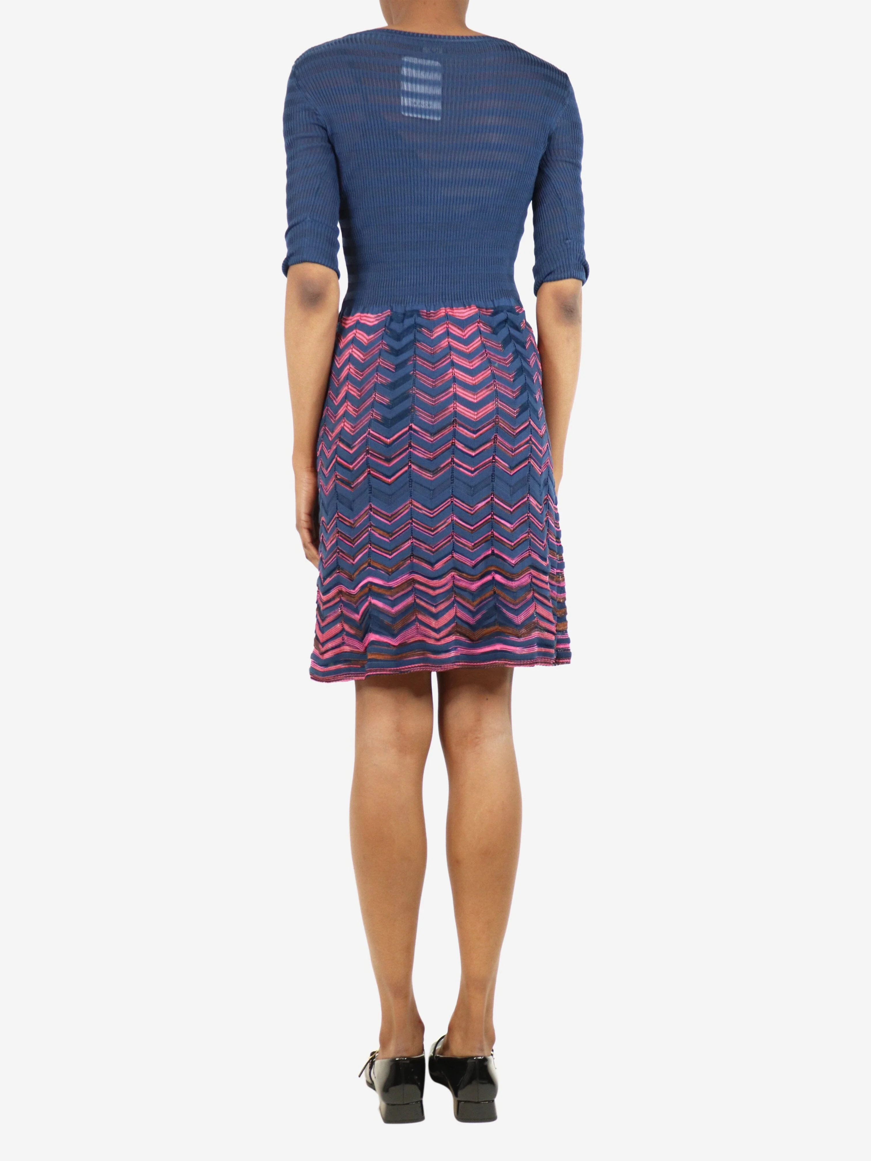 Blue and pink zigzag pattern midi dress - size UK 6 - Image 2