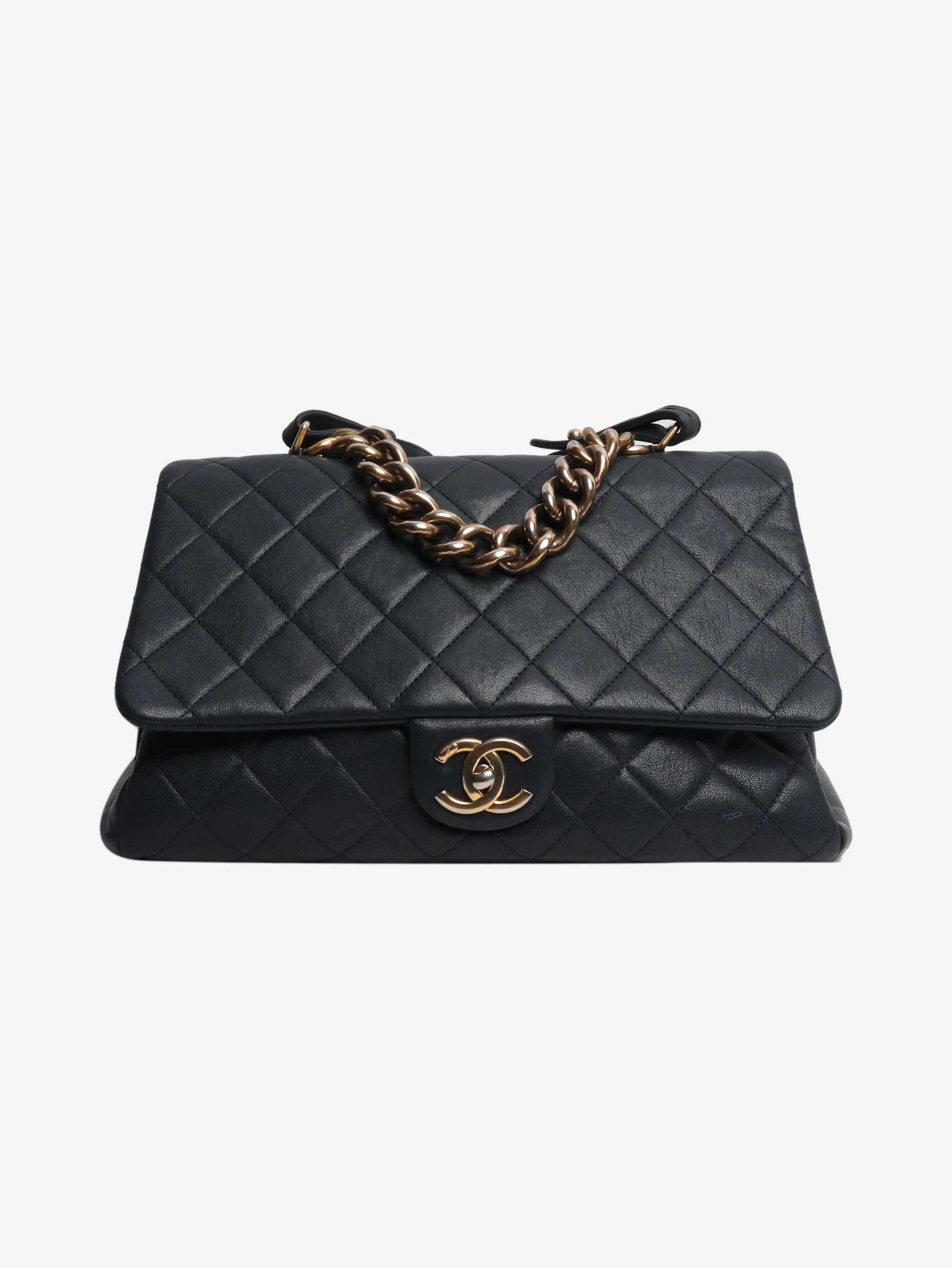 Navy 2017 Rome Trapezio flap bag