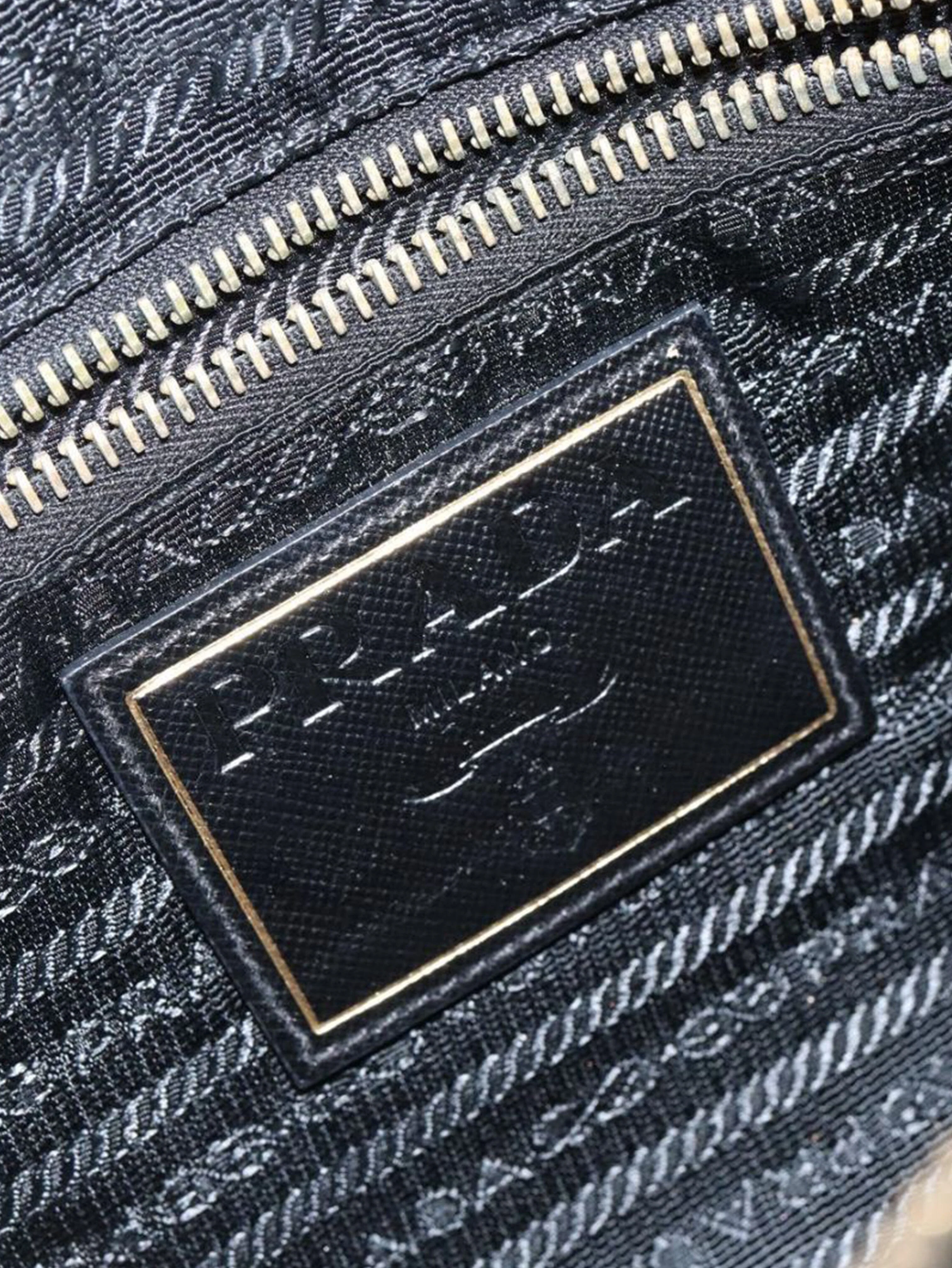 Black nylon shoulder bag - Image 16