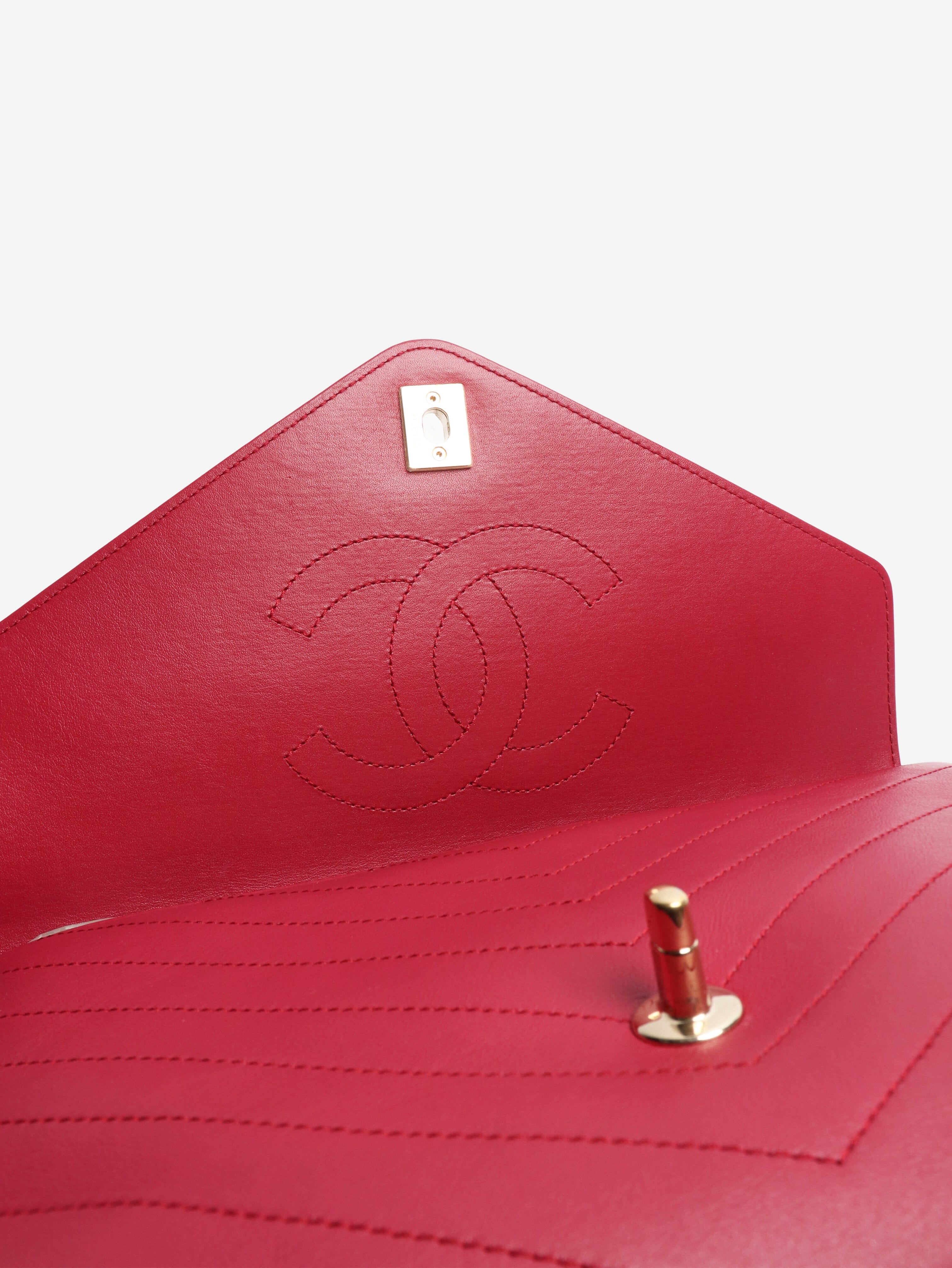 Red 2018 lambskin chevron-stitched flap bag - Image 7
