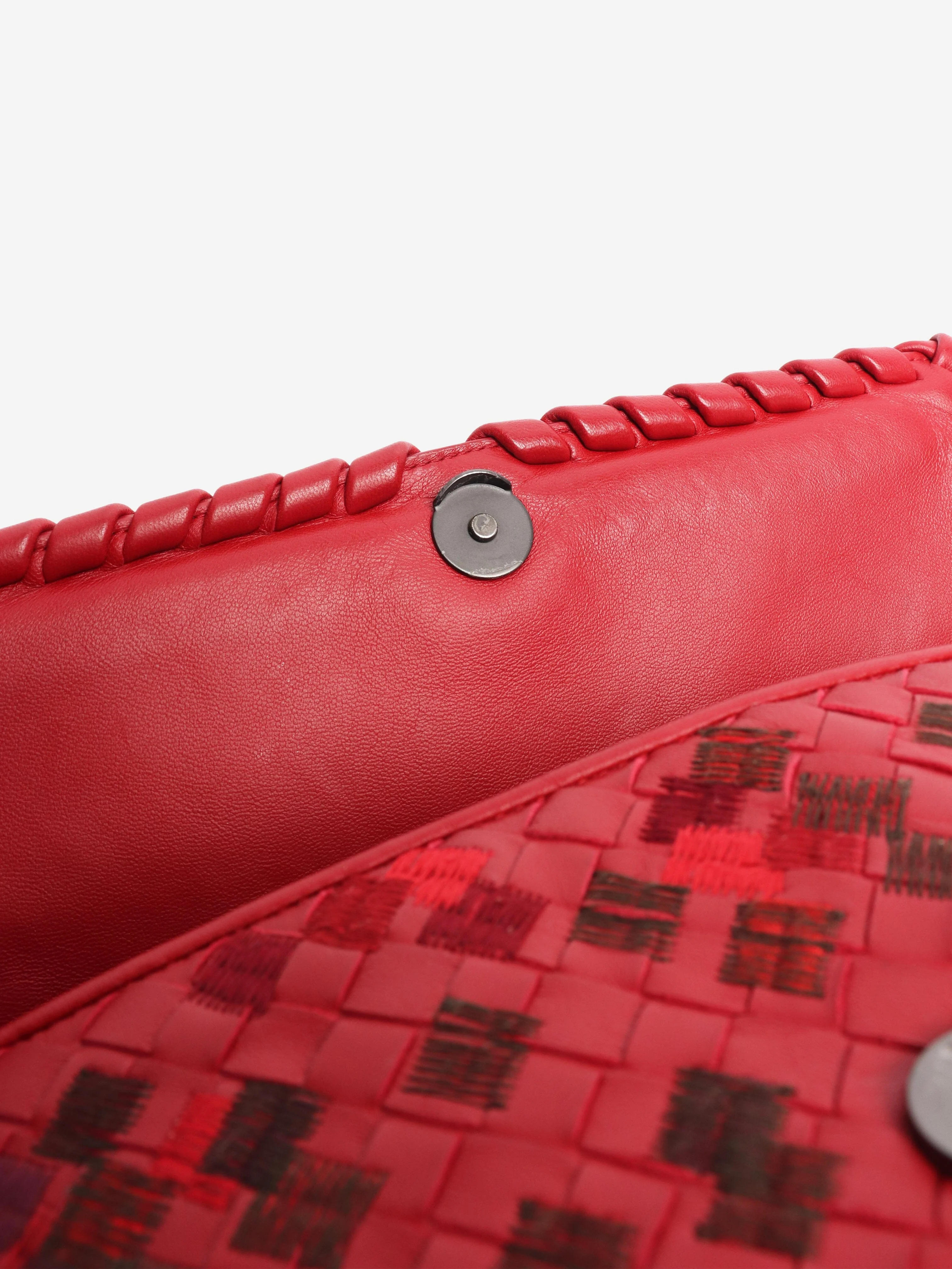 Red Intrecciato leather shoulder bag - Image 6