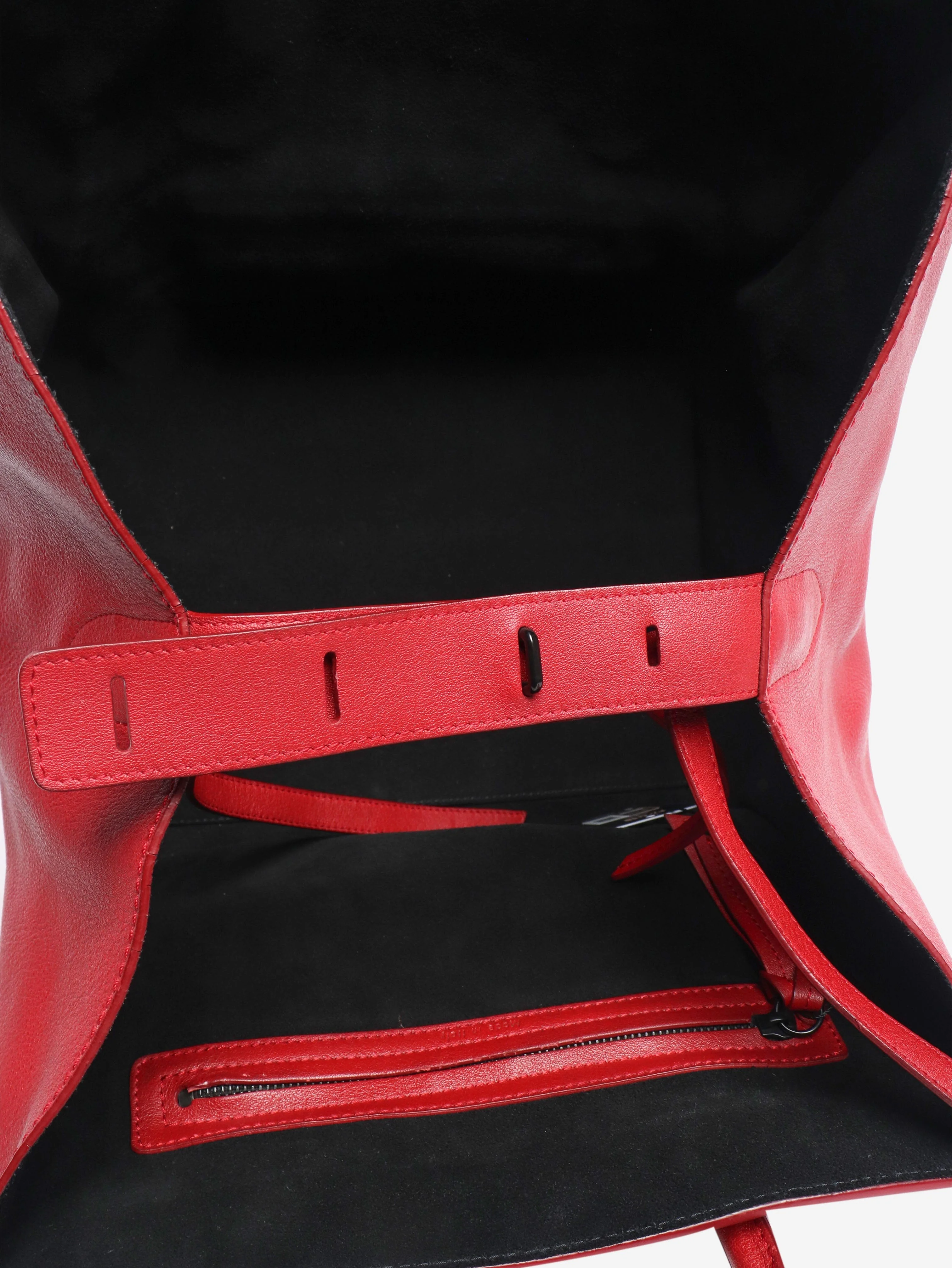 Red Phantom luggage tote - Image 5