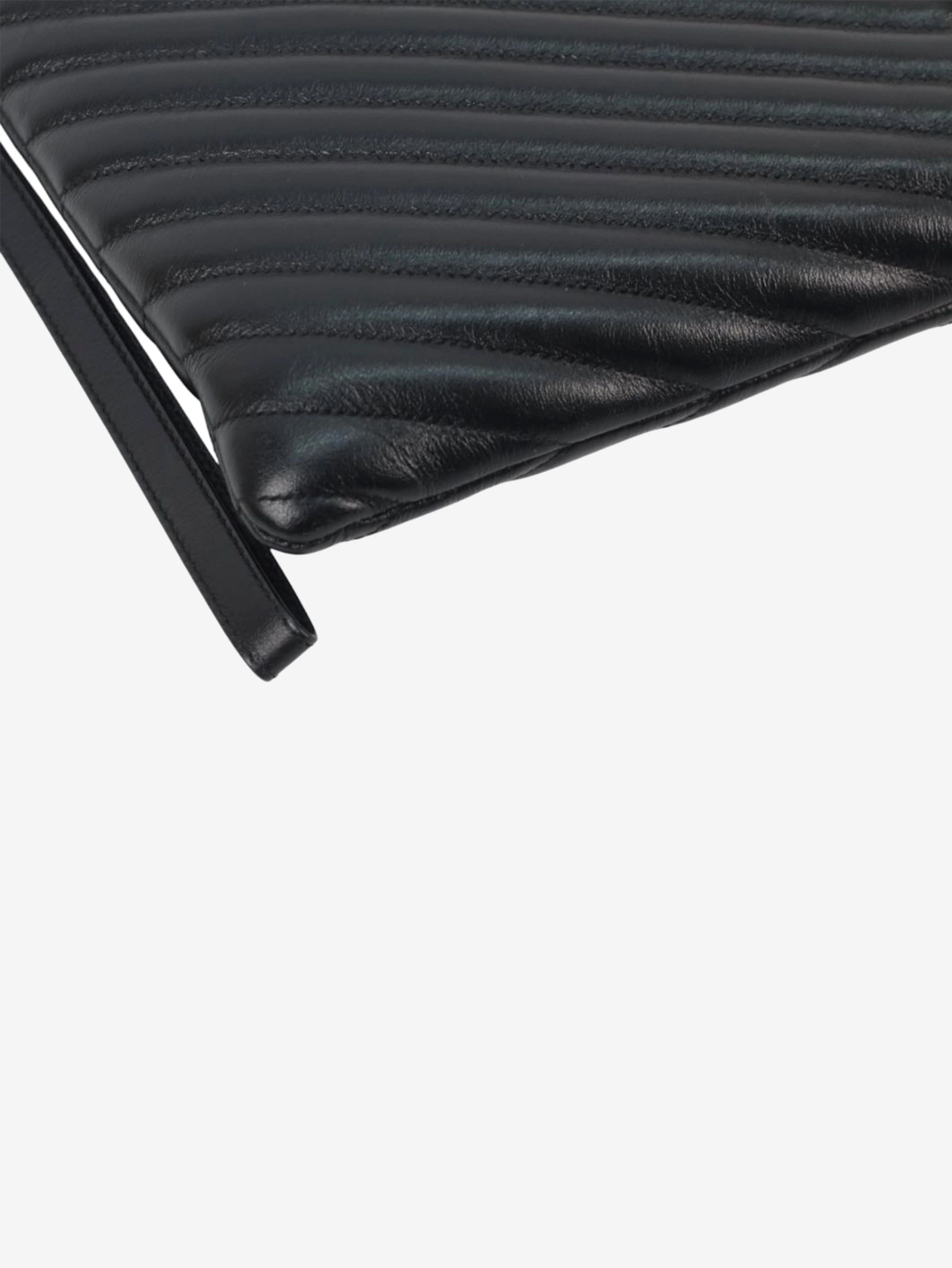 Black Matelasse pouch - Image 8