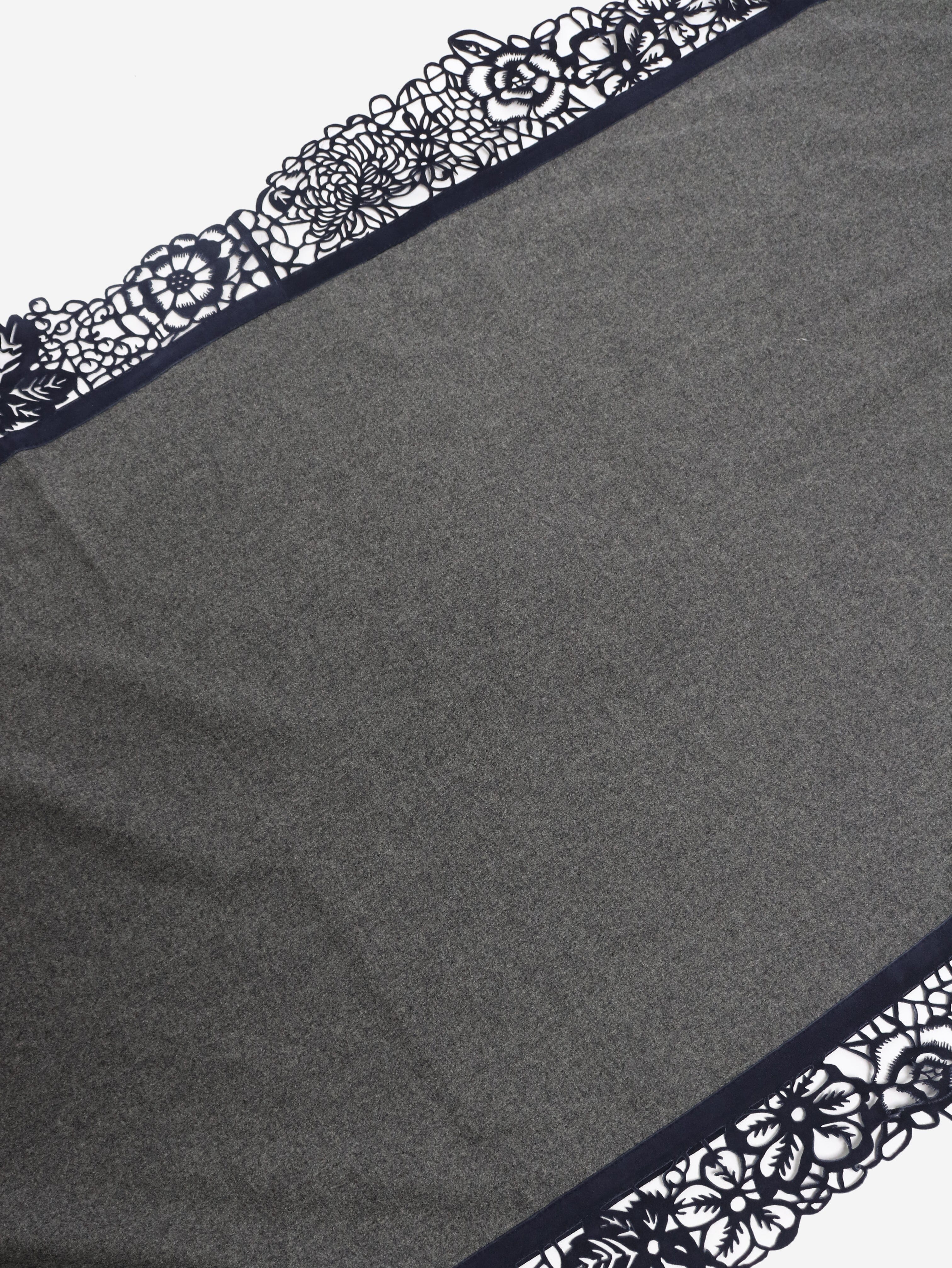 Grey suede-trim scarf - Image 3