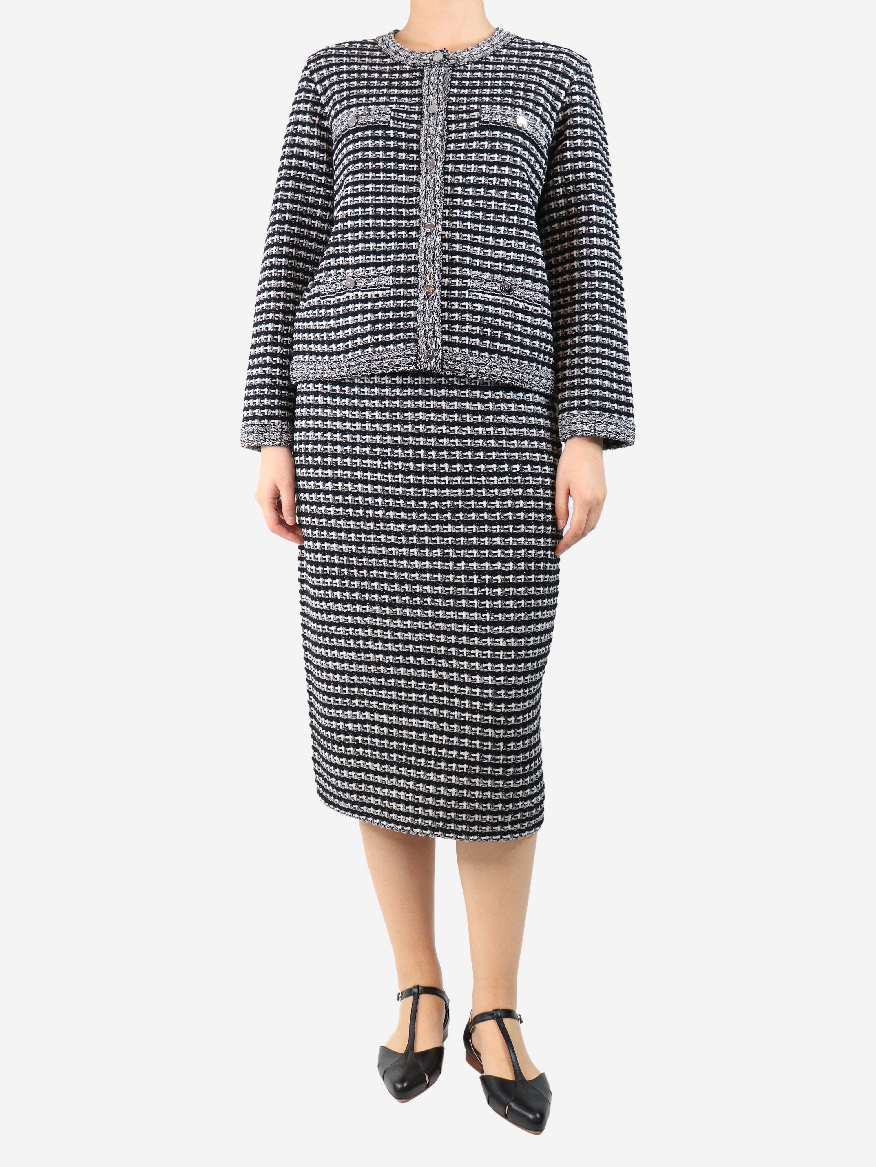 Black jacquard knit cardigan and skirt set - size M