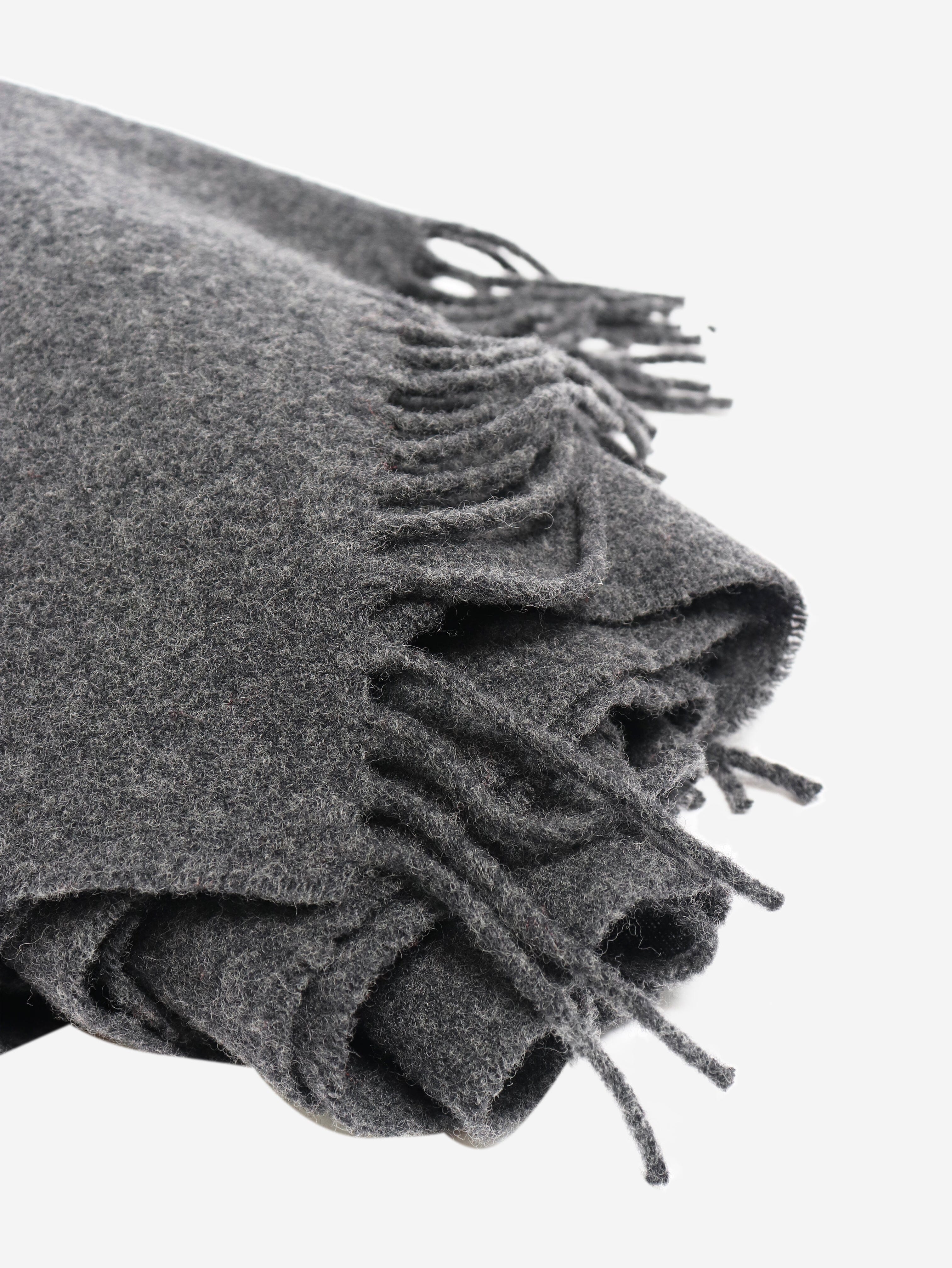 Dark grey classic wool scarf - Image 6