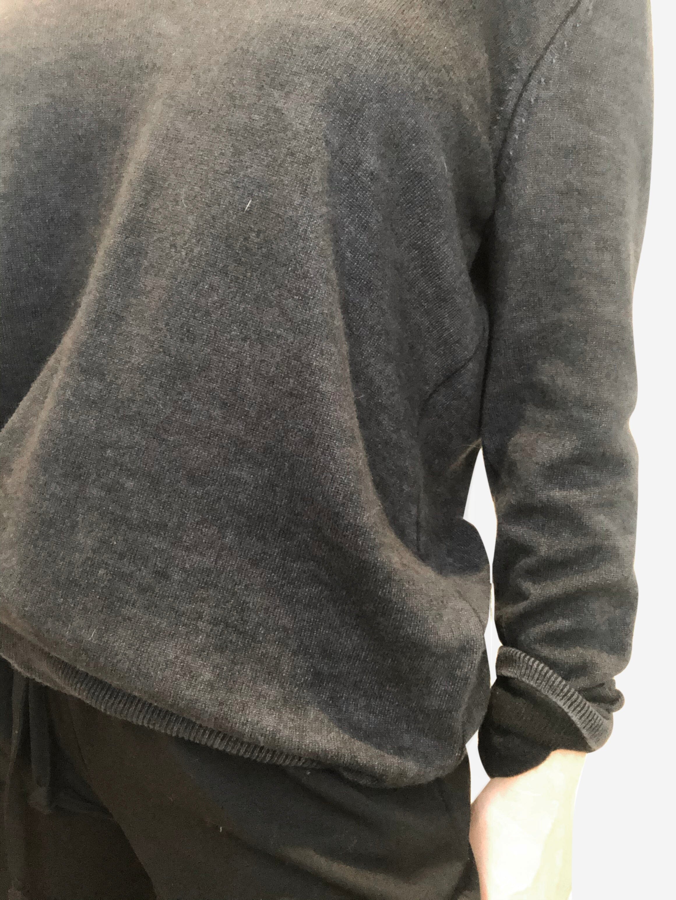 Washed black v-neck cashmere sweater - size S - Image 4