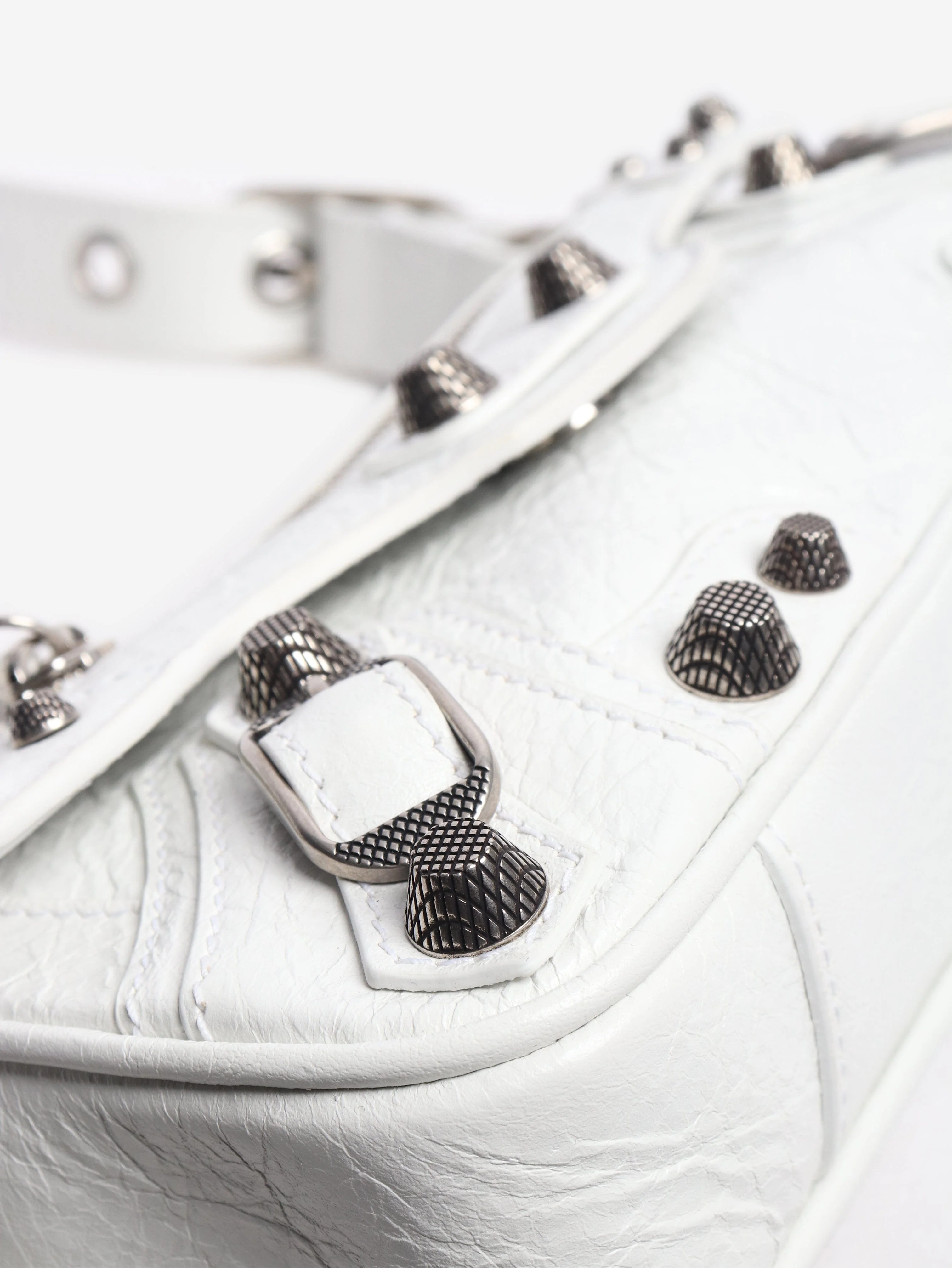 White Le Cagole sling shoulder bag - Image 4
